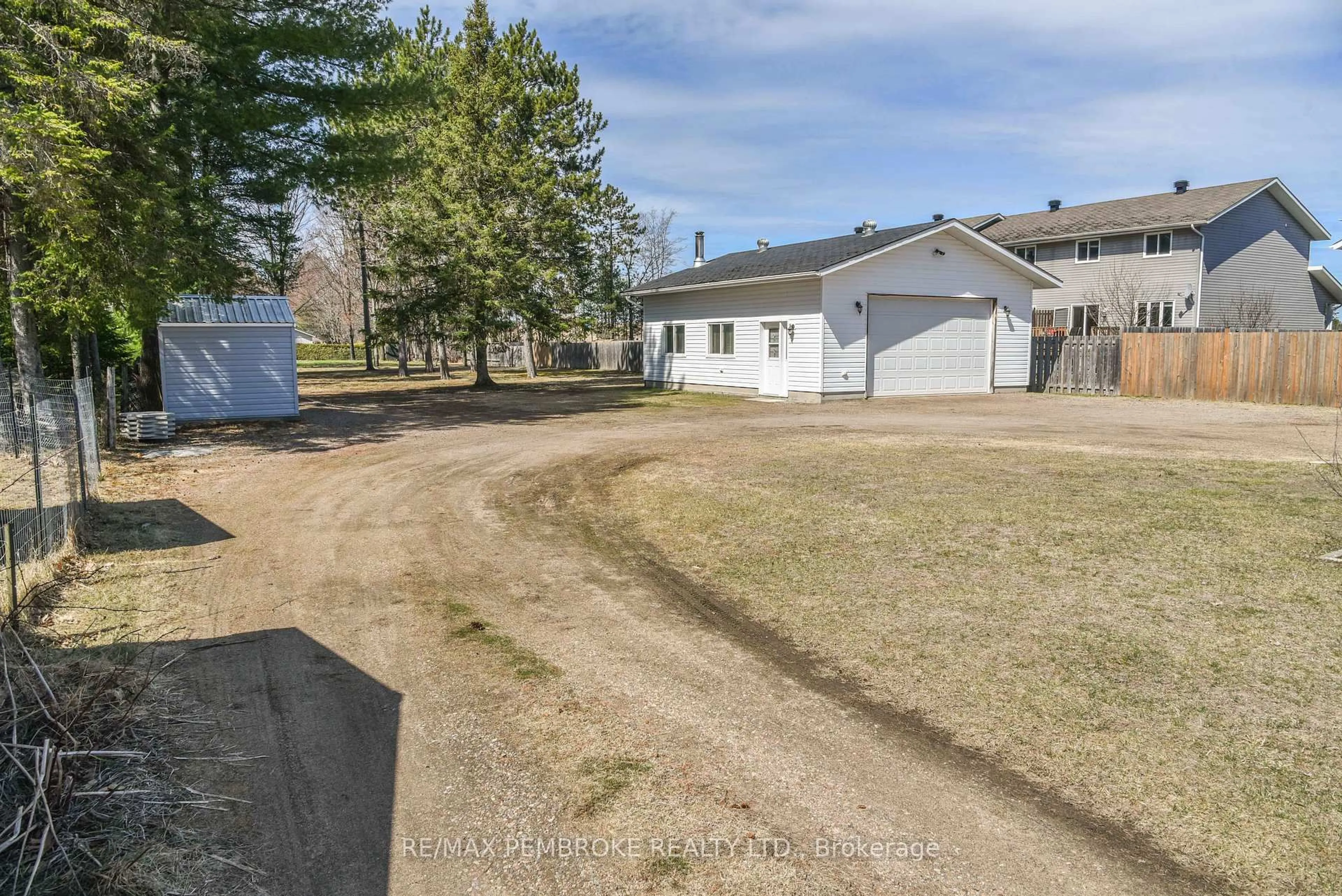 A pic from outside/outdoor area/front of a property/back of a property/a pic from drone, street for 17 Charles St, Petawawa Ontario K8H 2K1
