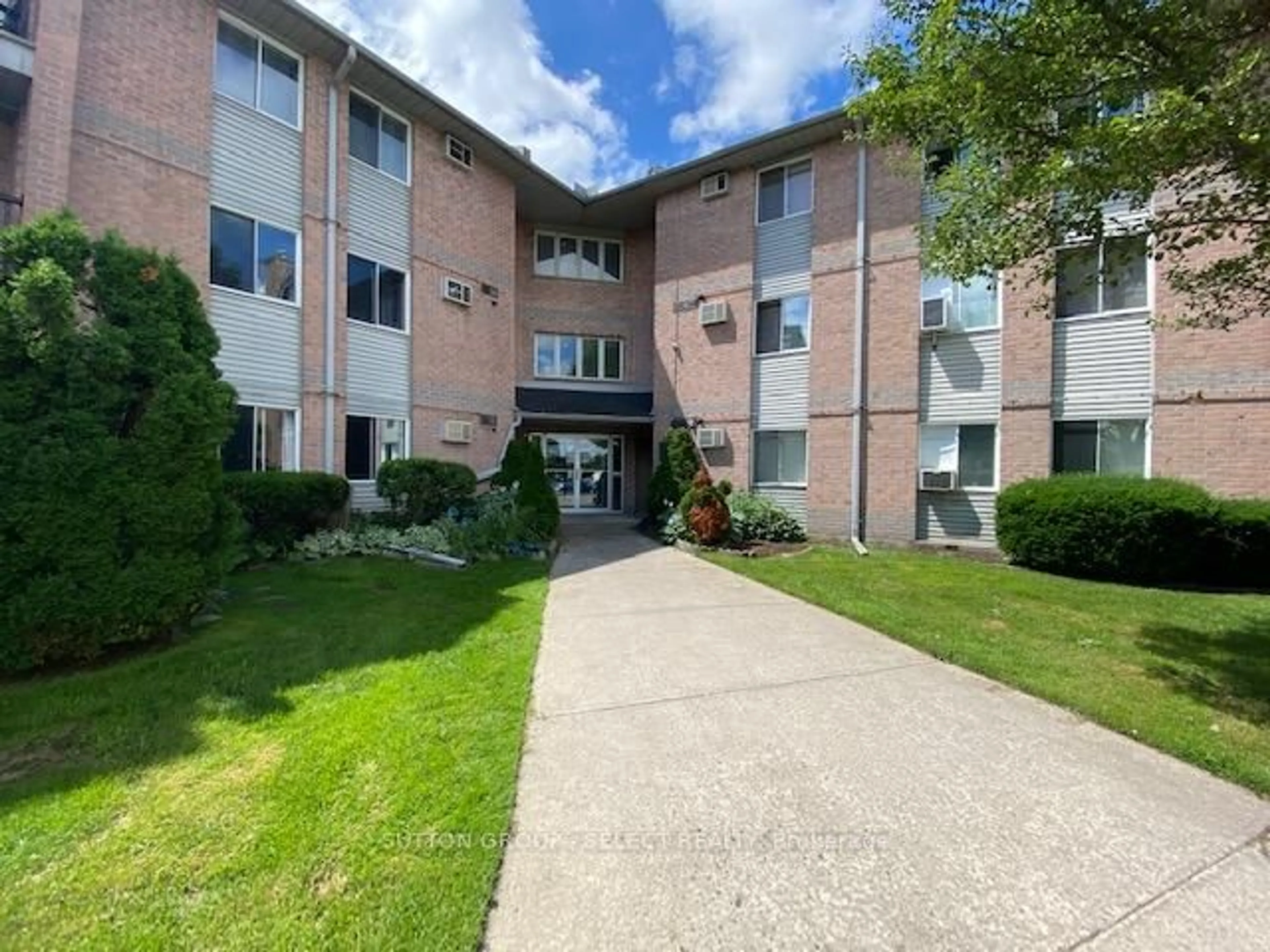 Unknown for 2228 Trafalgar St #202, London East Ontario N5V 4J8
