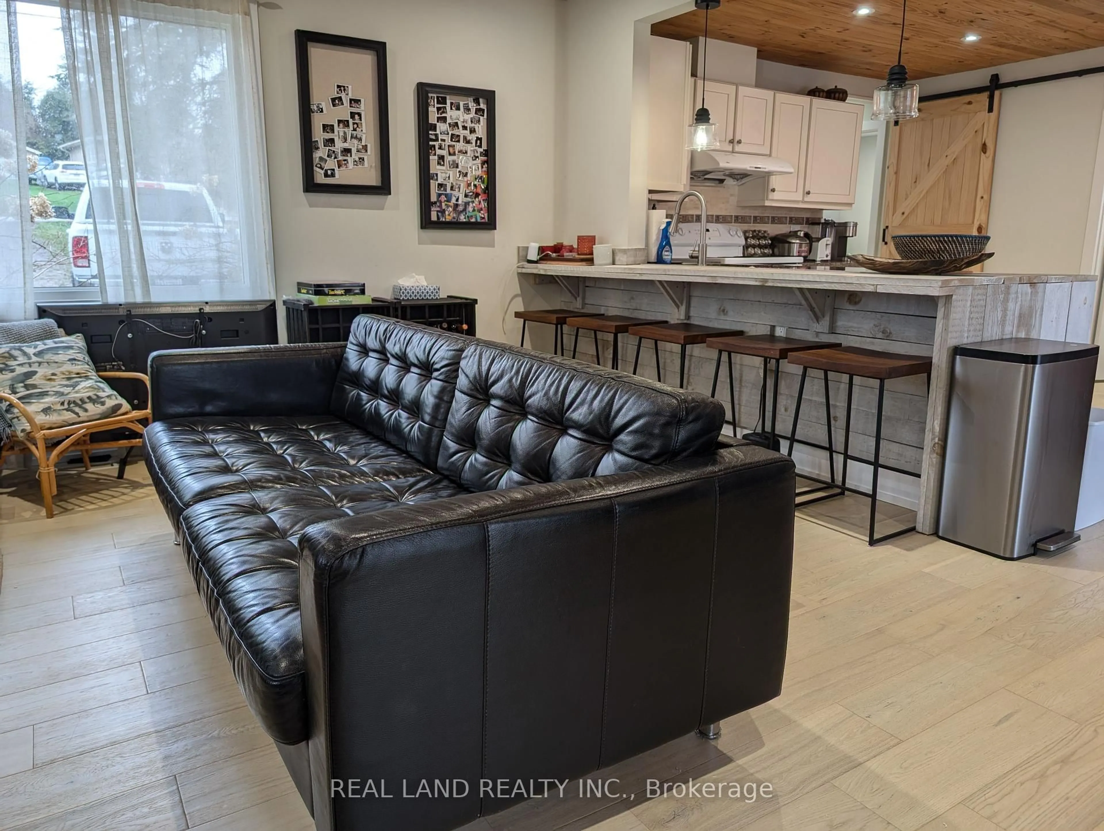 Open concept kitchen, unknown for 21 Marilyn Cres, Kawartha Lakes Ontario K0L 1T0