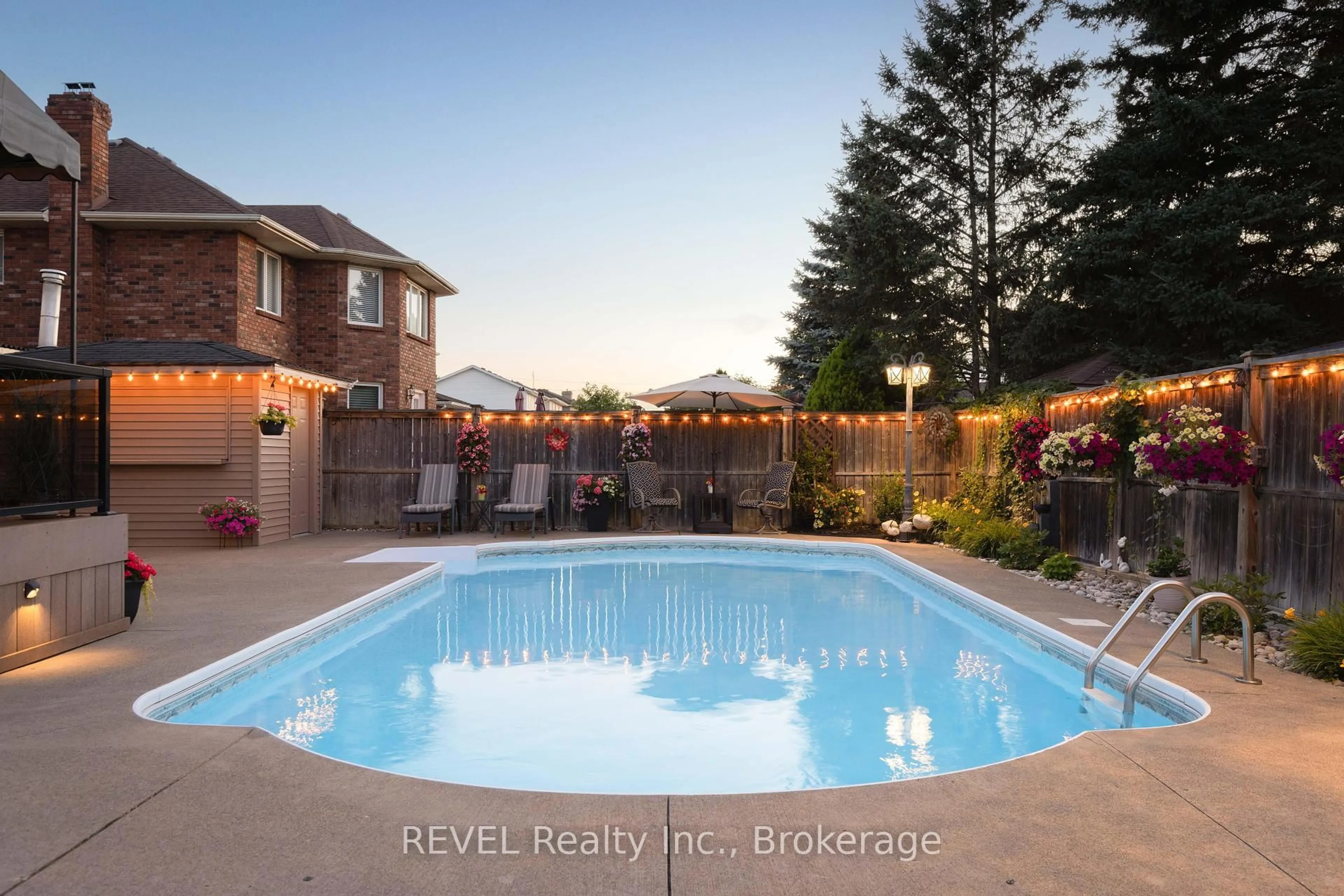 Pool for 13 Chessington St, St. Catharines Ontario L2S 3R4
