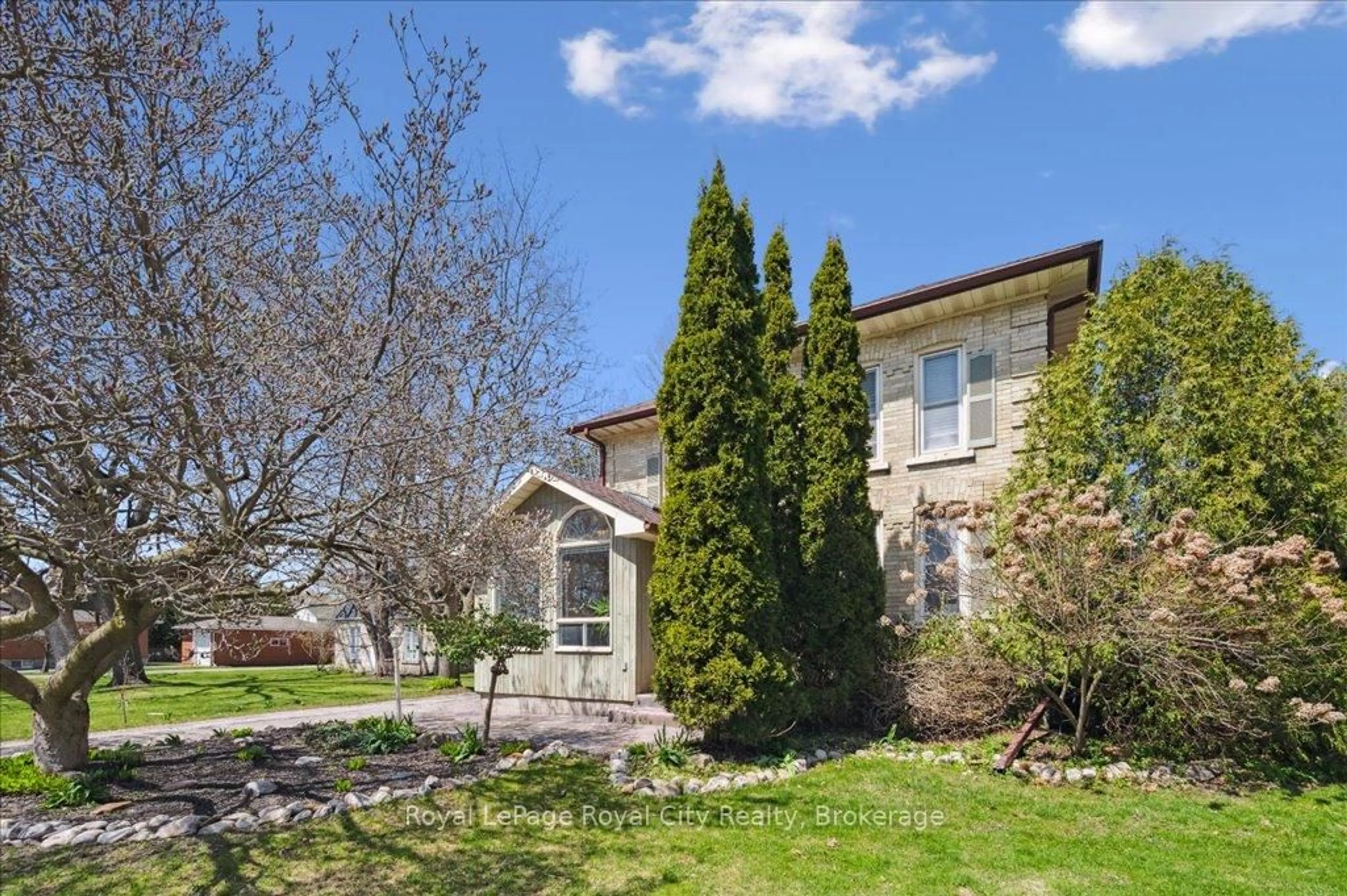 Unknown for 259 Garafraxa St, Centre Wellington Ontario N1M 1E2