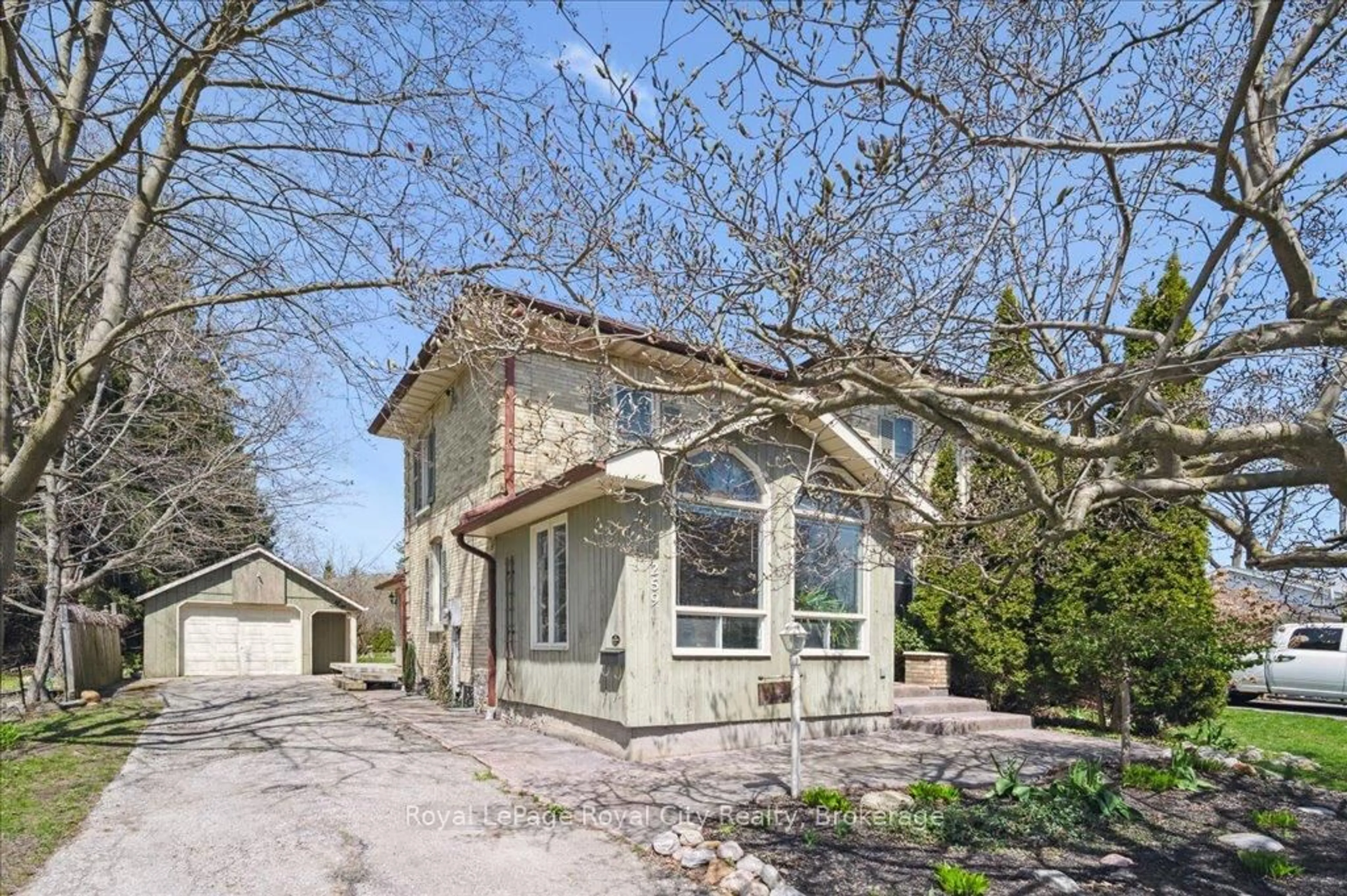 Unknown for 259 Garafraxa St, Centre Wellington Ontario N1M 1E2