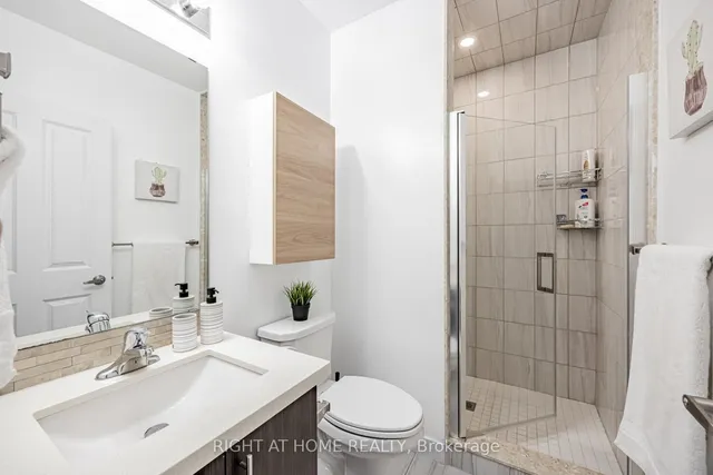 Additional image 9 of 450 Dundas St Unit 105