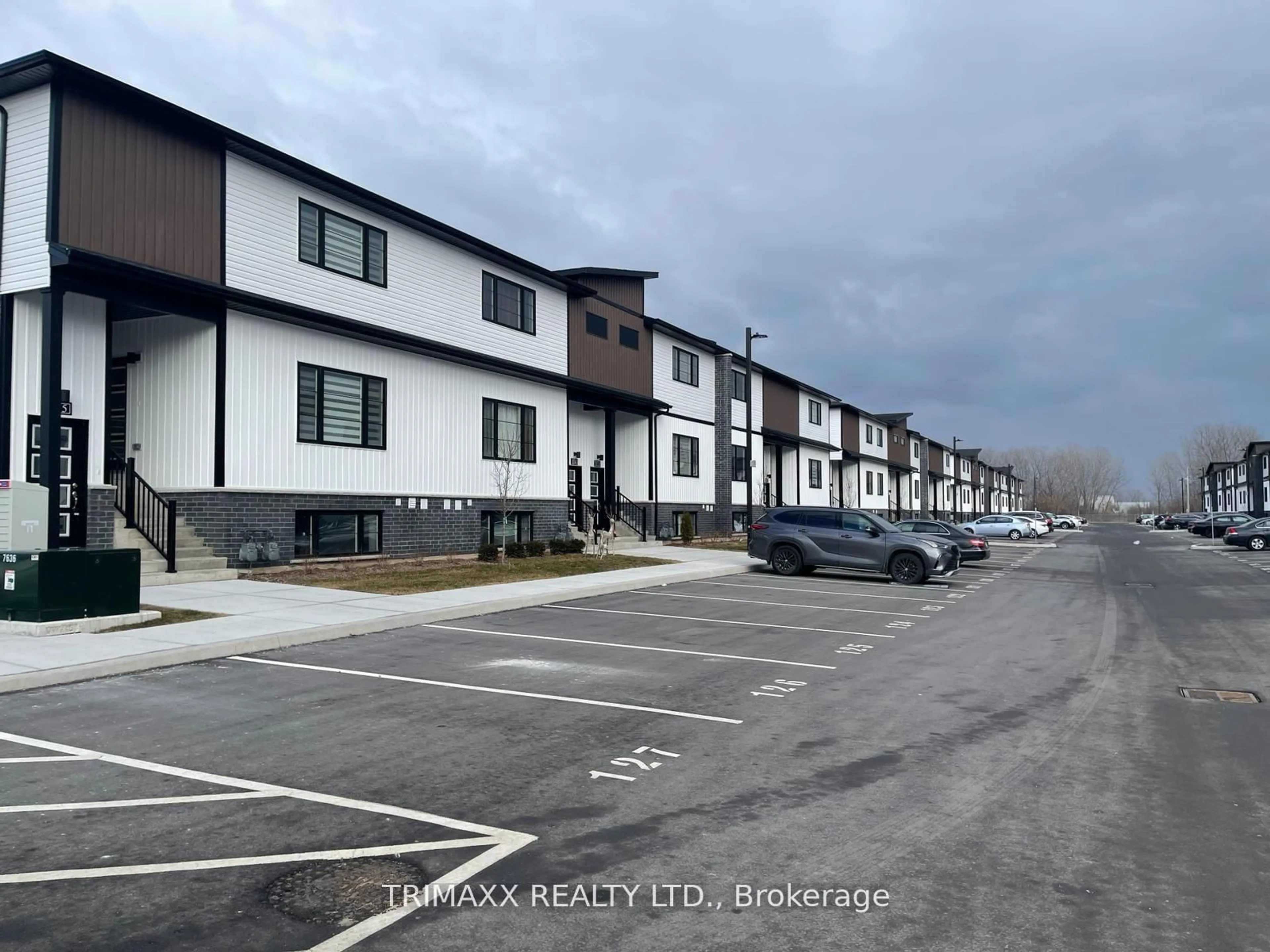 Unknown for 4263 Fourth Ave #423, Niagara Falls Ontario L2E 0C2