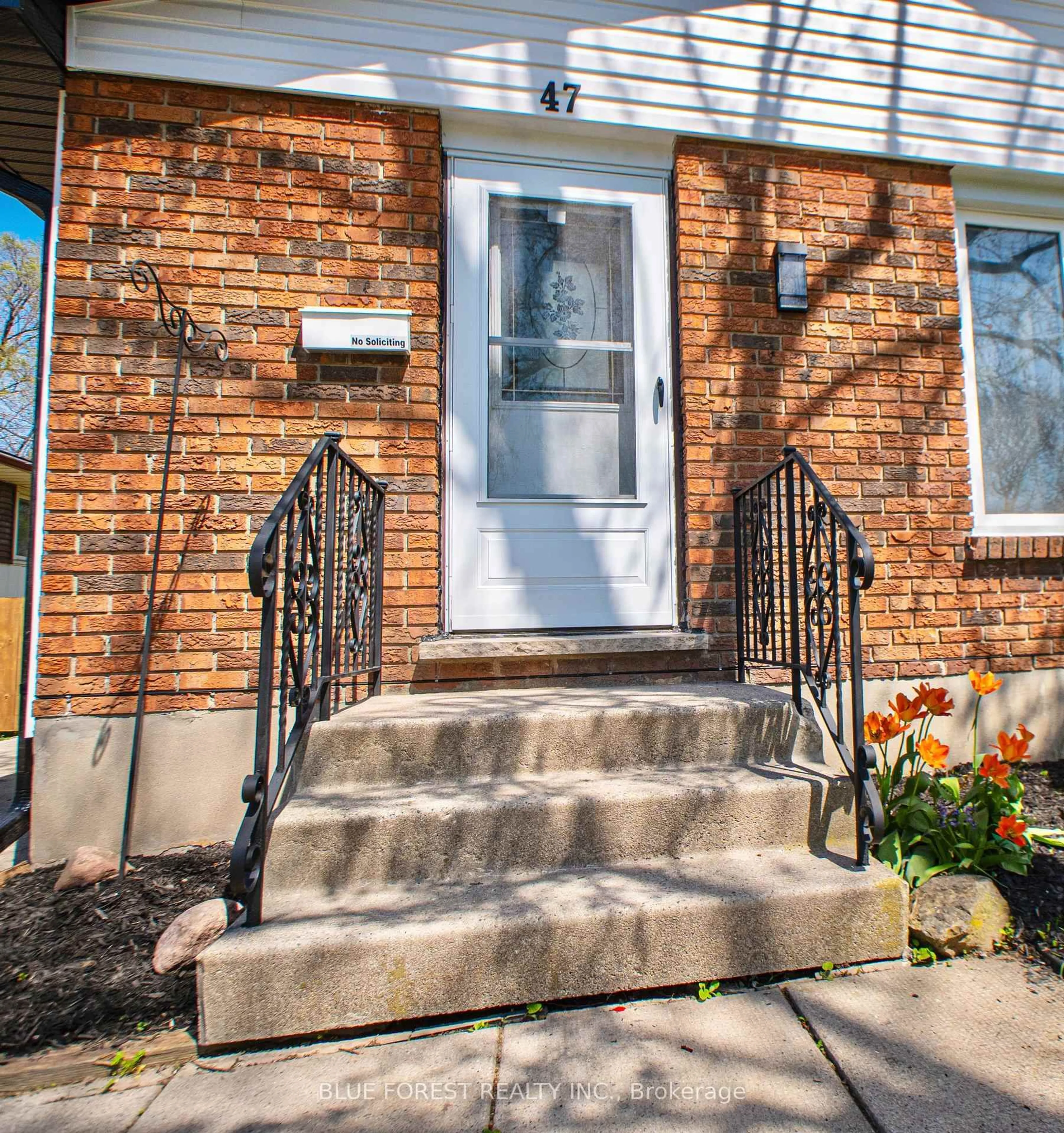 Home with brick exterior material, street for 47 Piers Cres, London South Ontario N6E 1Z1