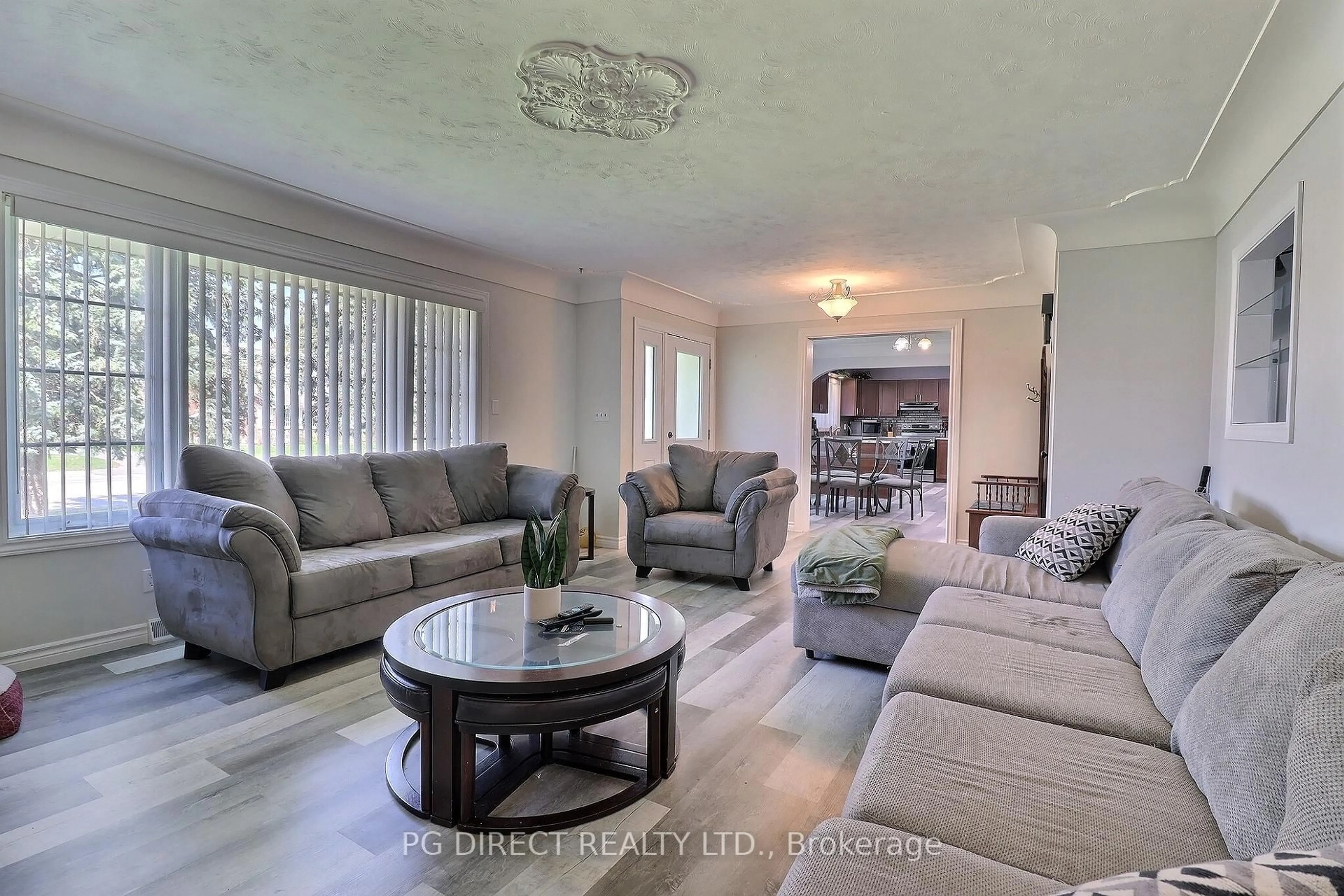 Living room with furniture, unknown for 124626 Simcoe St, Tillsonburg Ontario N4G 2J5