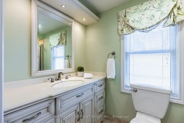 Additional property image - 158 Marigold Crt