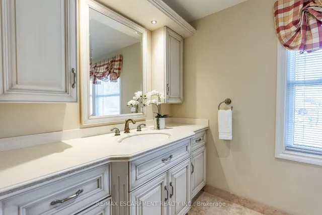 Additional property image - 158 Marigold Crt