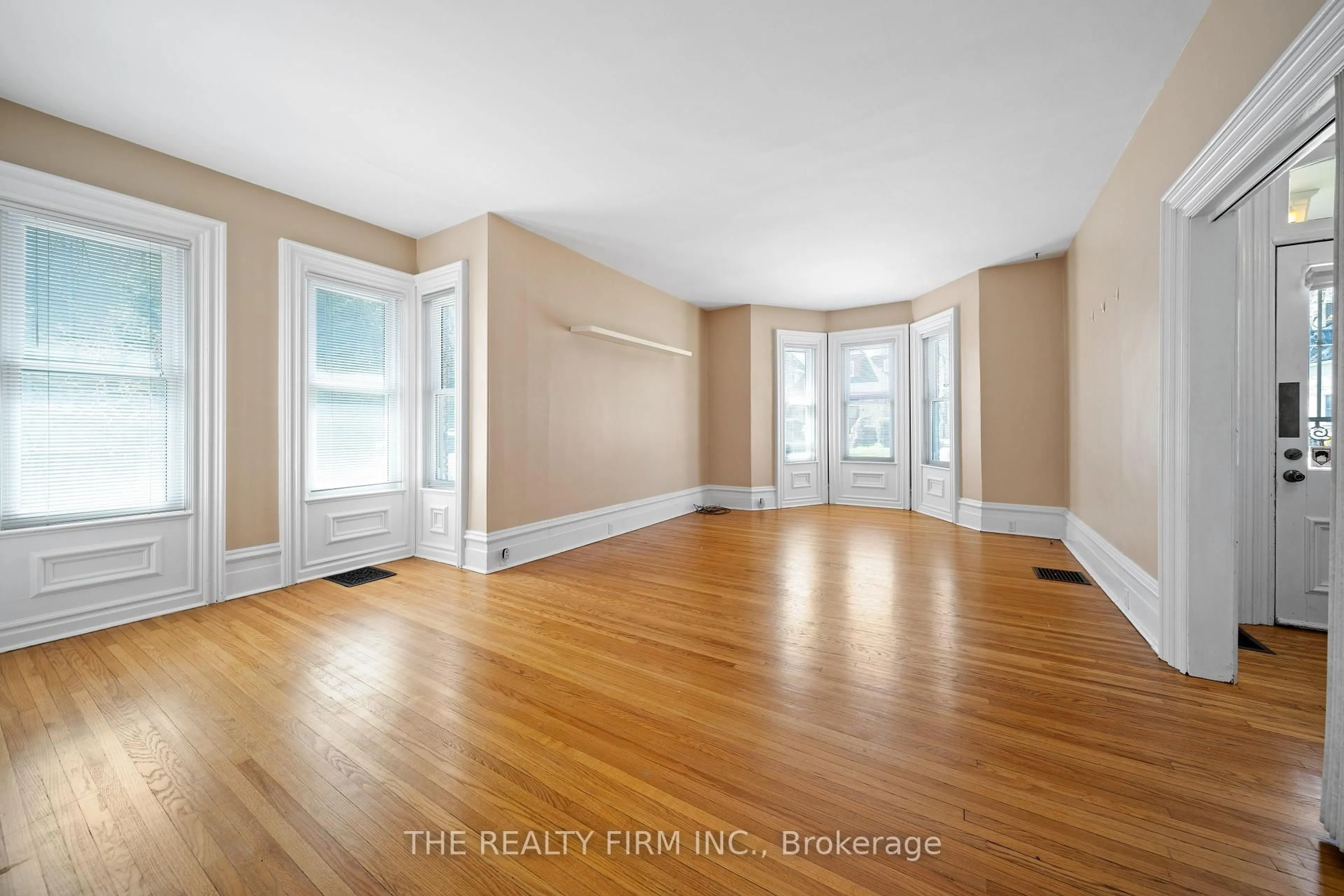 A pic of a room for 43 Southwick St, St. Thomas Ontario N5R 3R9