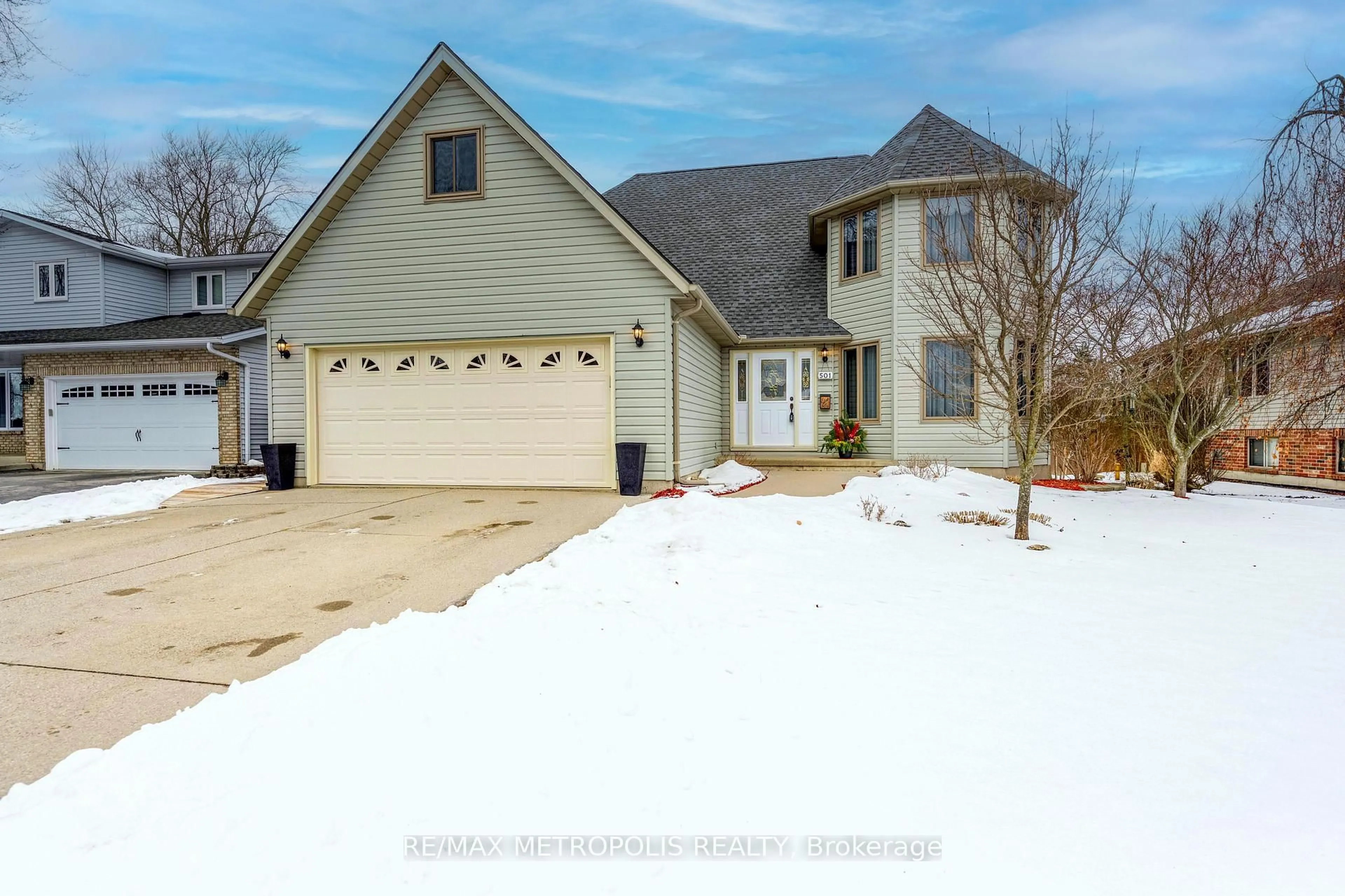 Unknown for 501 Brooke St, Plympton-Wyoming Ontario N0N 1T0