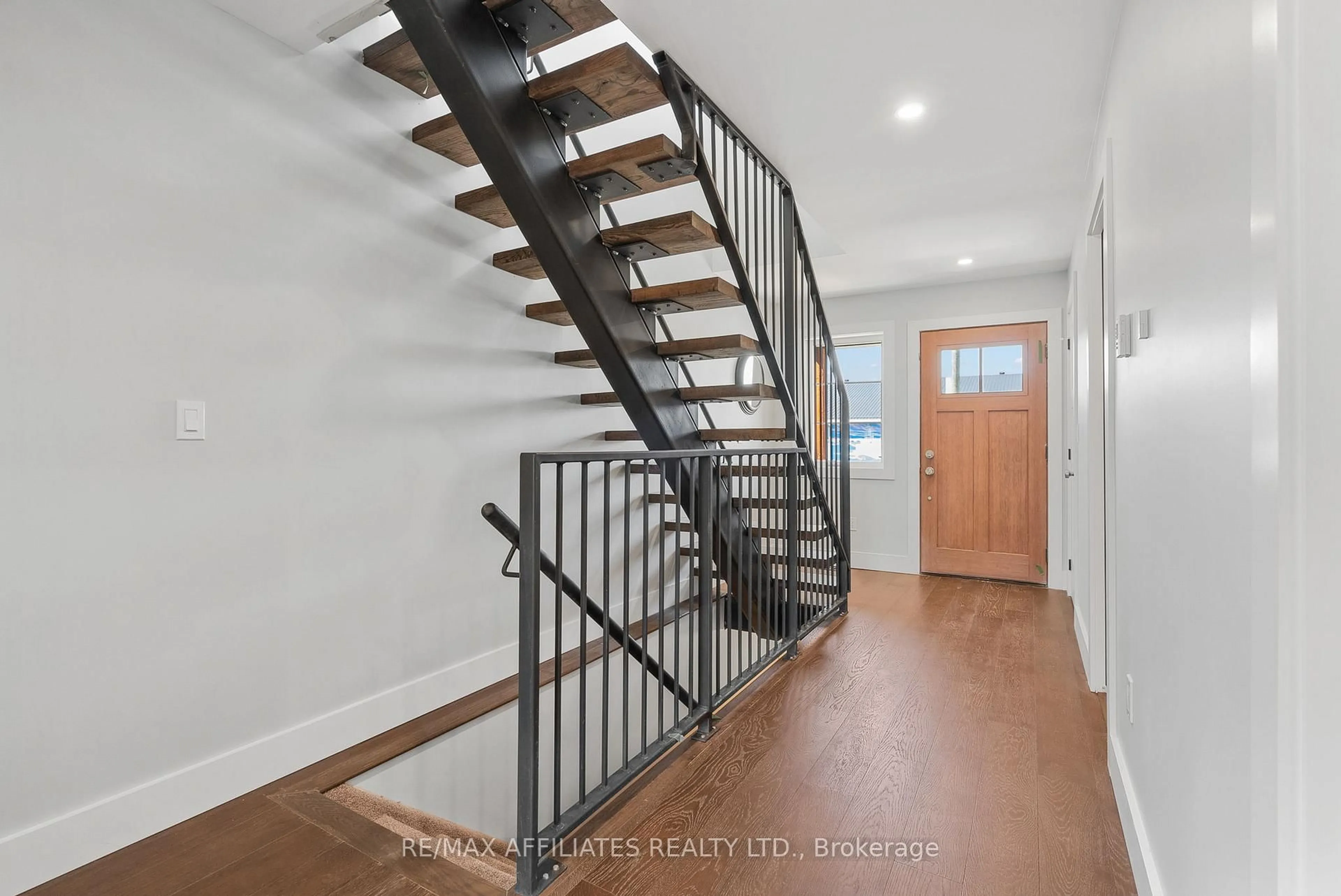 Stairs for 19C Dundas St, South Dundas Ontario K0E 1K0