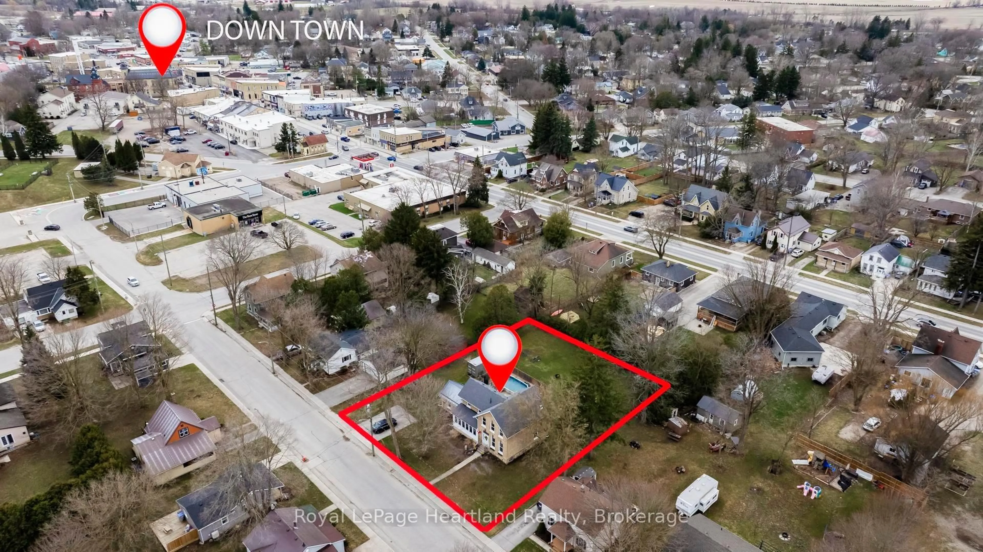 A pic from outside/outdoor area/front of a property/back of a property/a pic from drone, unknown for 142 Maple St, Central Huron Ontario N0M 1L0