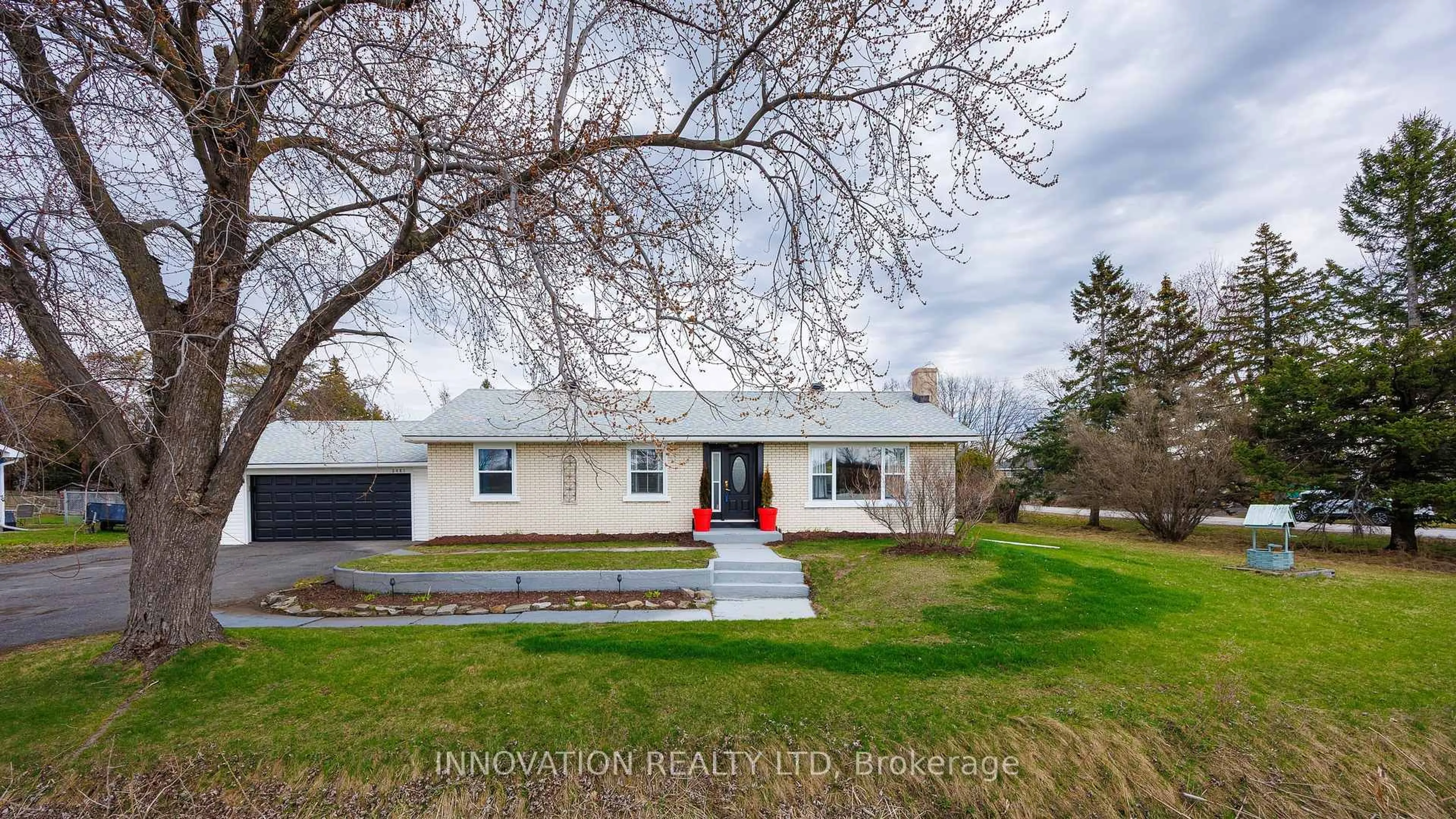 A pic from outside/outdoor area/front of a property/back of a property/a pic from drone, street for 2481 Merivale Rd, Ottawa Ontario K2C 3H1