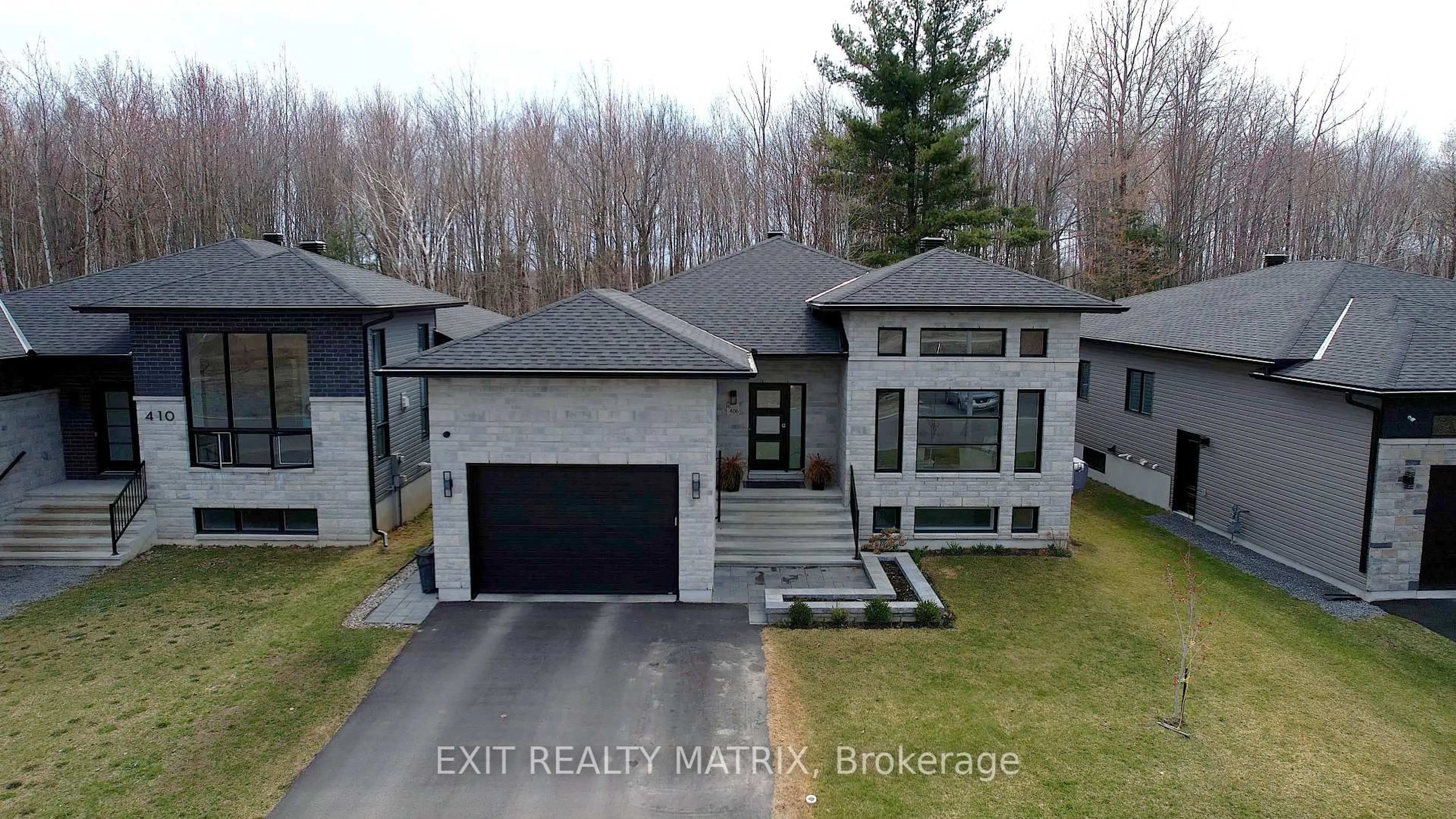 A pic from outside/outdoor area/front of a property/back of a property/a pic from drone, street for 406 Dore St, Casselman Ontario K0A 1M0