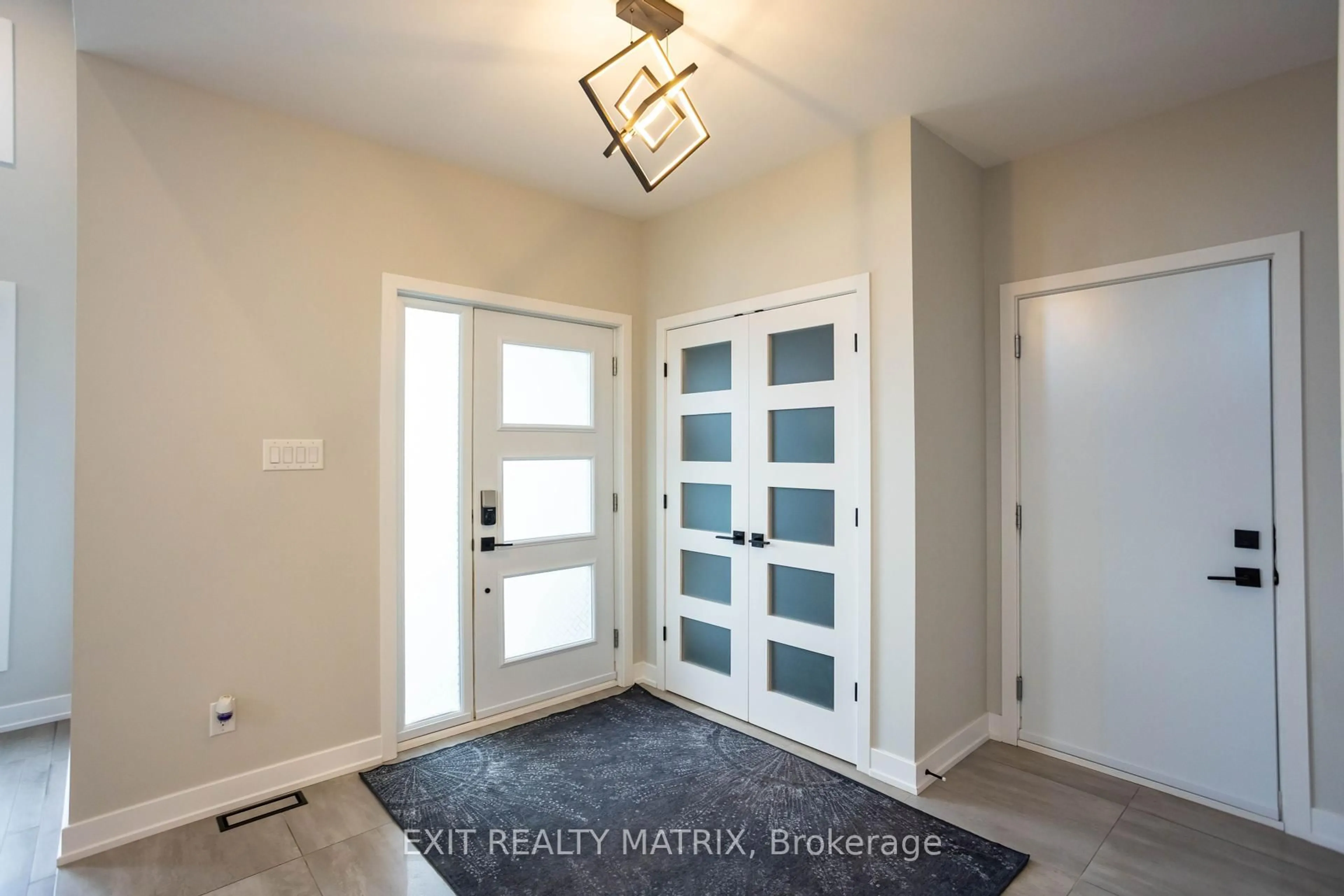 Indoor entryway for 406 Dore St, Casselman Ontario K0A 1M0