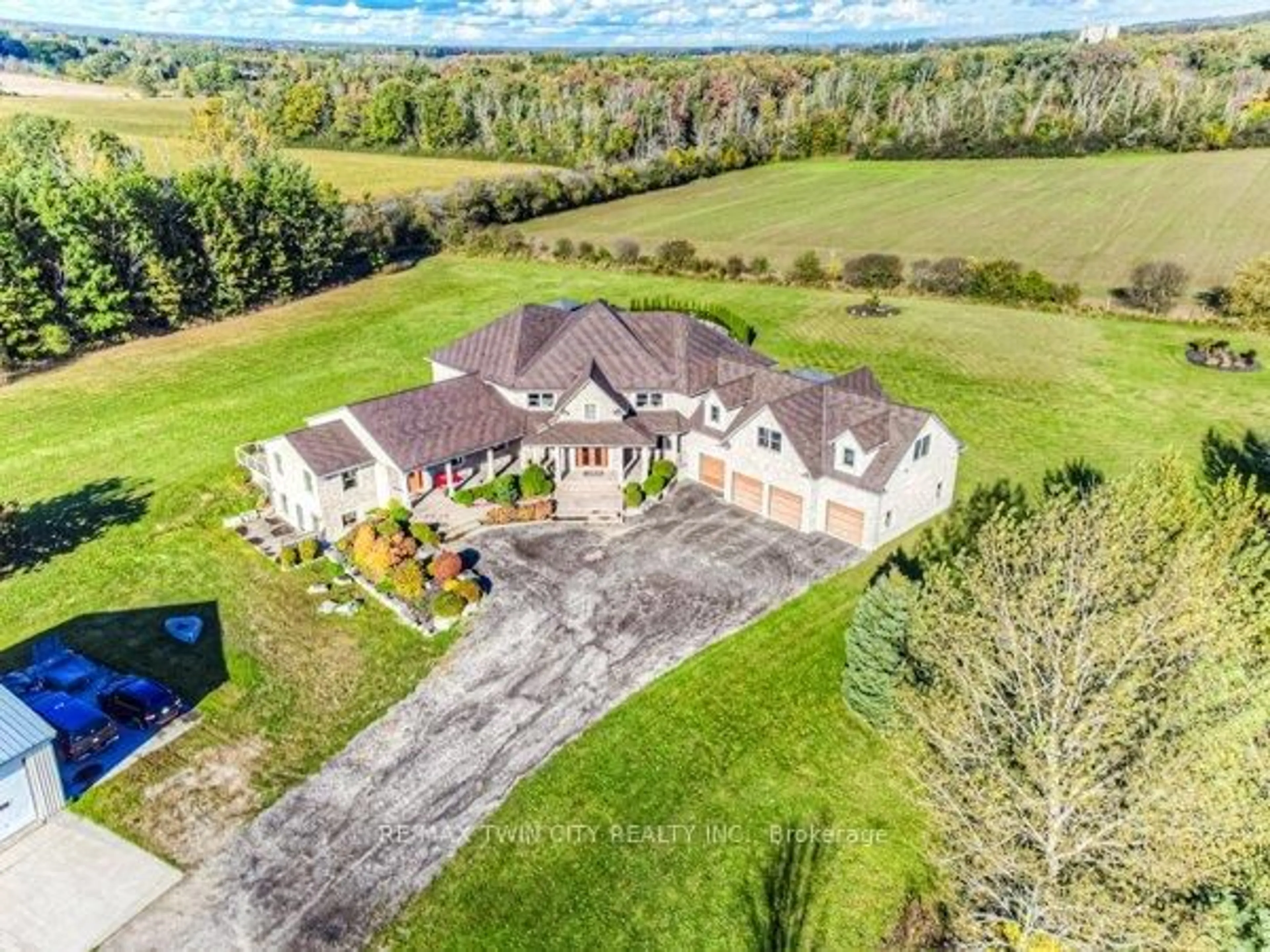 A pic from outside/outdoor area/front of a property/back of a property/a pic from drone, unknown for 1098 Wurster Pl, Out of Area Ontario N0B 1M0