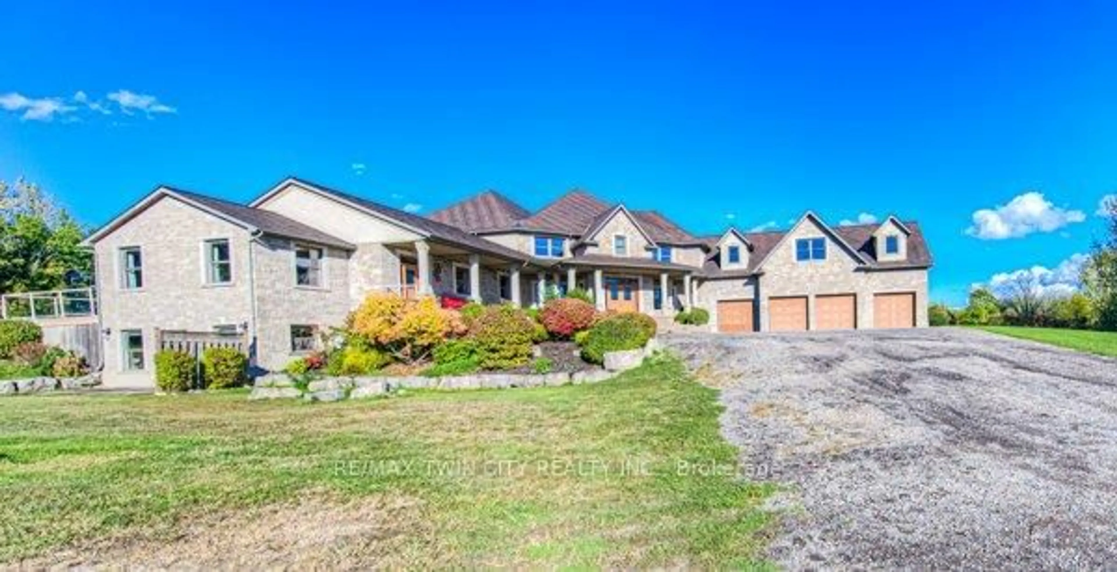 A pic from outside/outdoor area/front of a property/back of a property/a pic from drone, street for 1098 Wurster Pl, Out of Area Ontario N0B 1M0