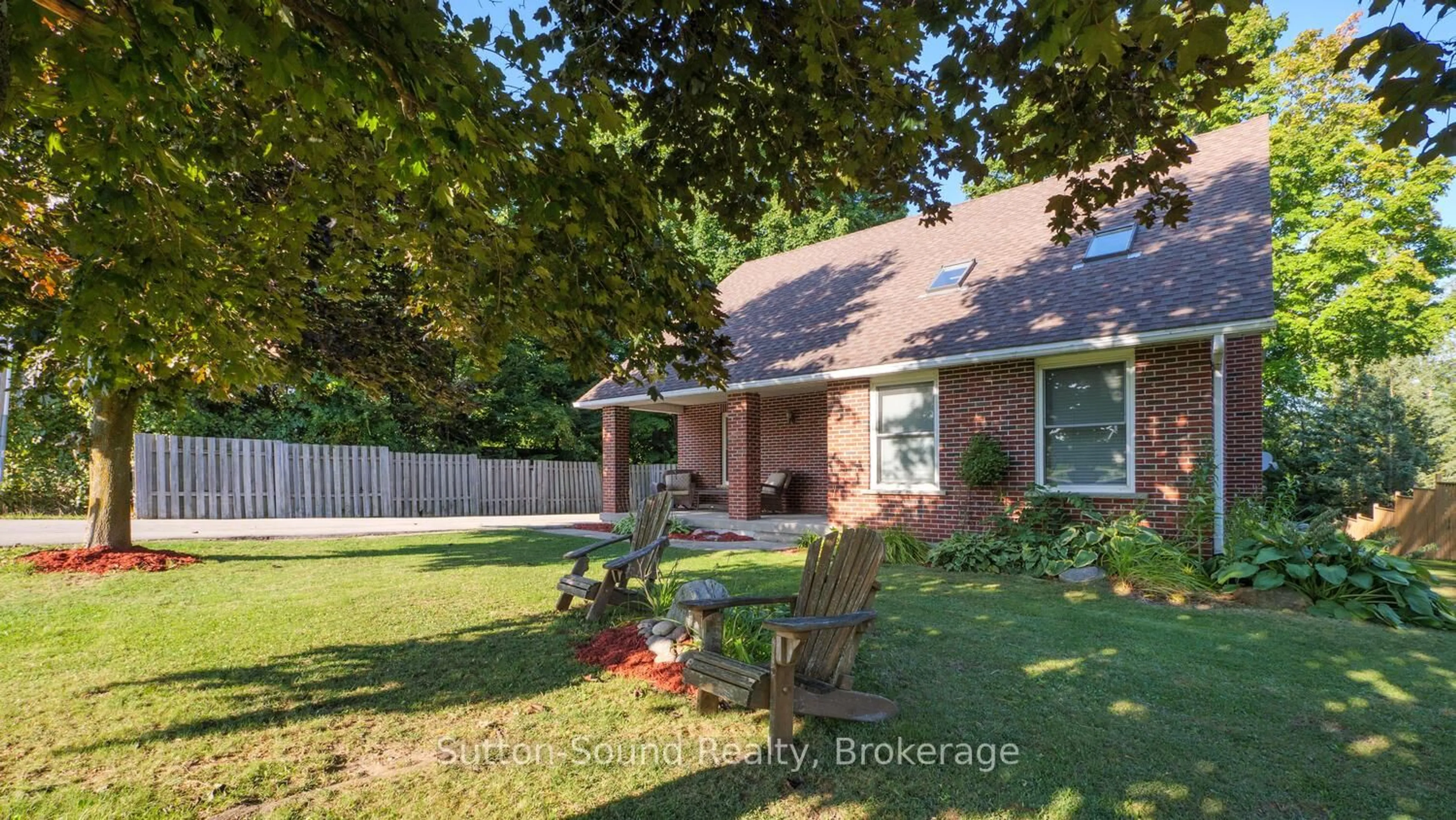 A pic from outside/outdoor area/front of a property/back of a property/a pic from drone, street for 105 BOUNDARY Rd, Chatsworth Ontario N0H 1G0