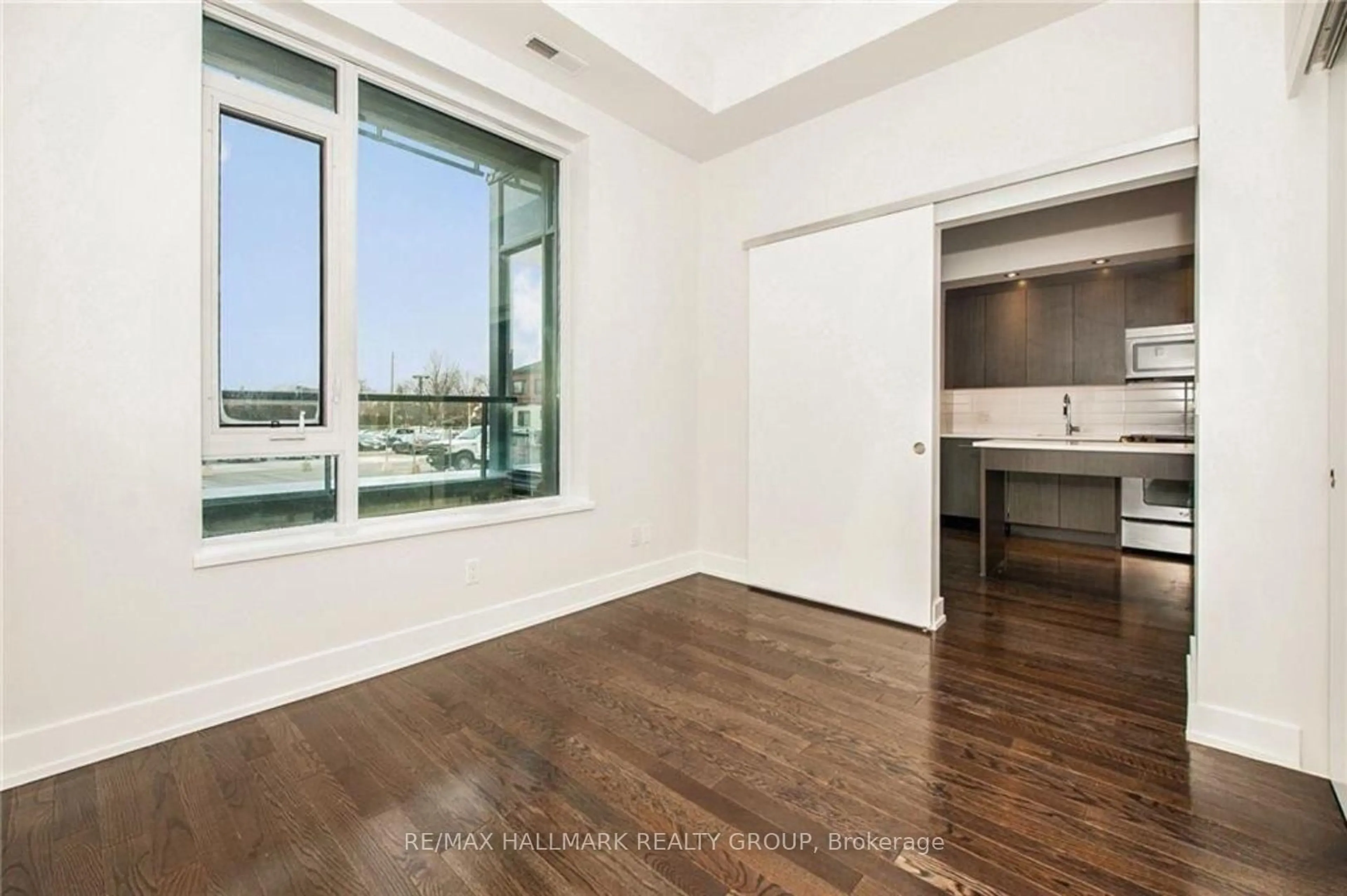 A pic of a room for 360 Patricia Ave #103, Ottawa Ontario K1Z 0A8