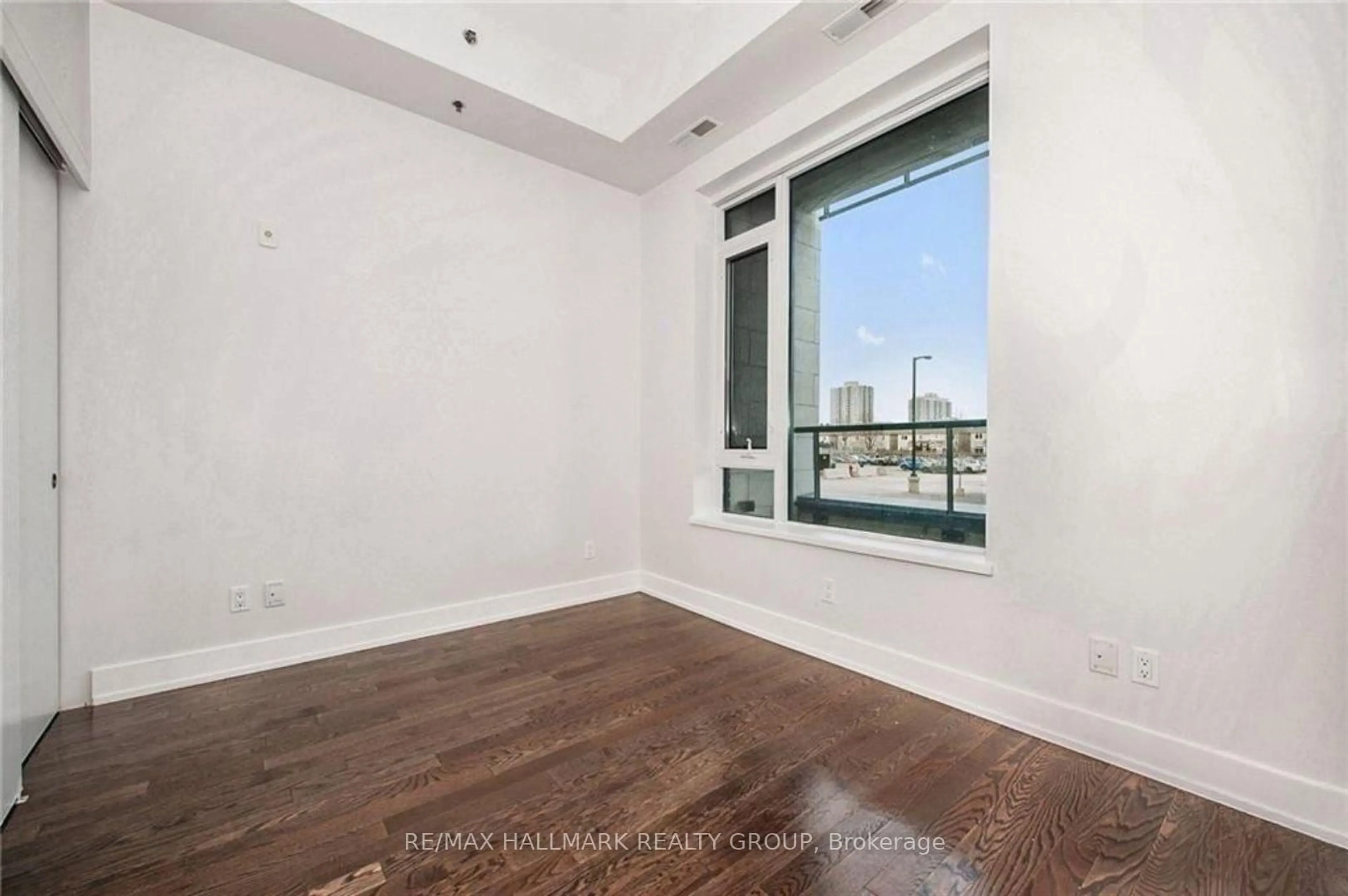 A pic of a room for 360 Patricia Ave #103, Ottawa Ontario K1Z 0A8