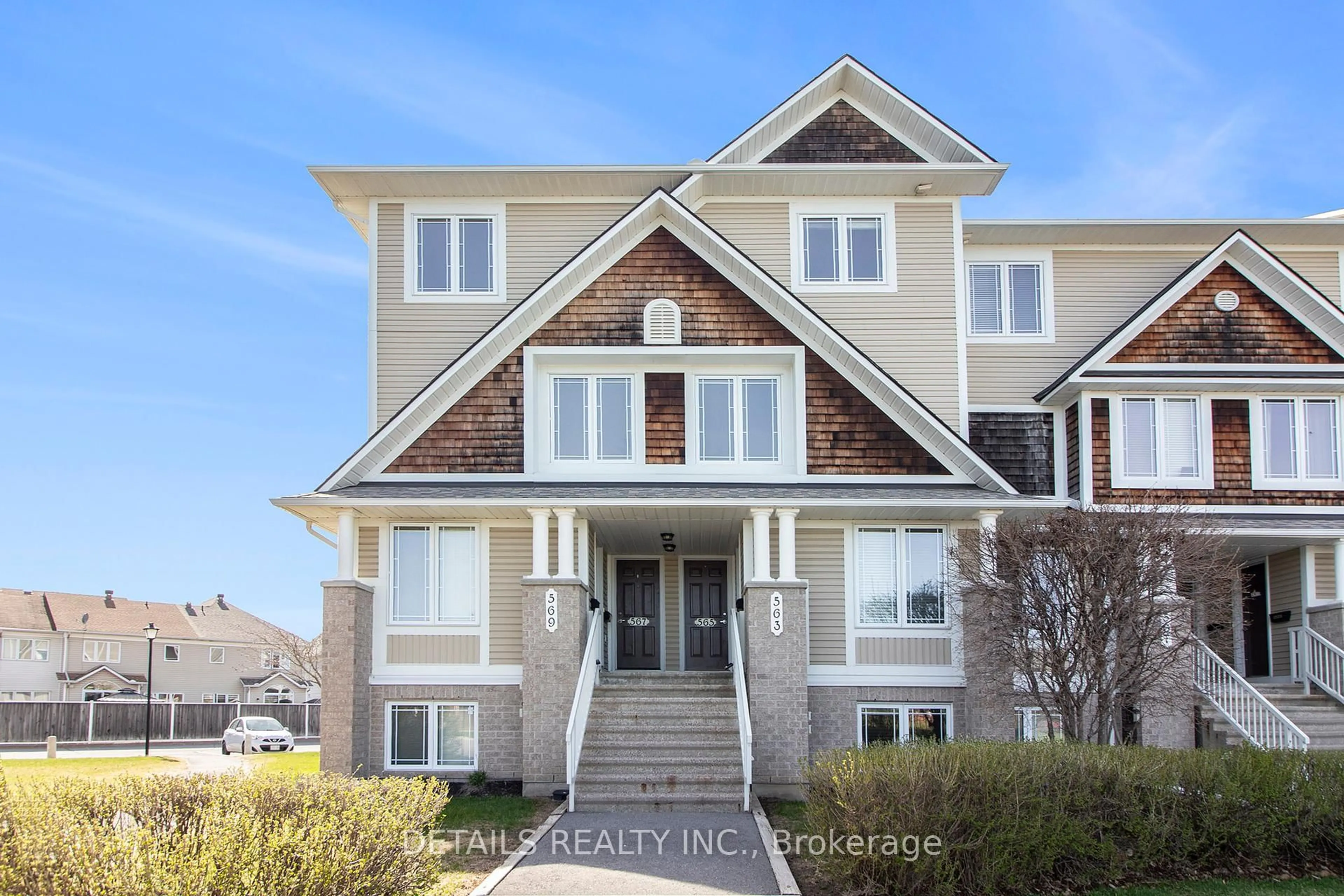 Home with brick exterior material, street for 565 Lakeridge Dr, Ottawa Ontario K4A 0H4