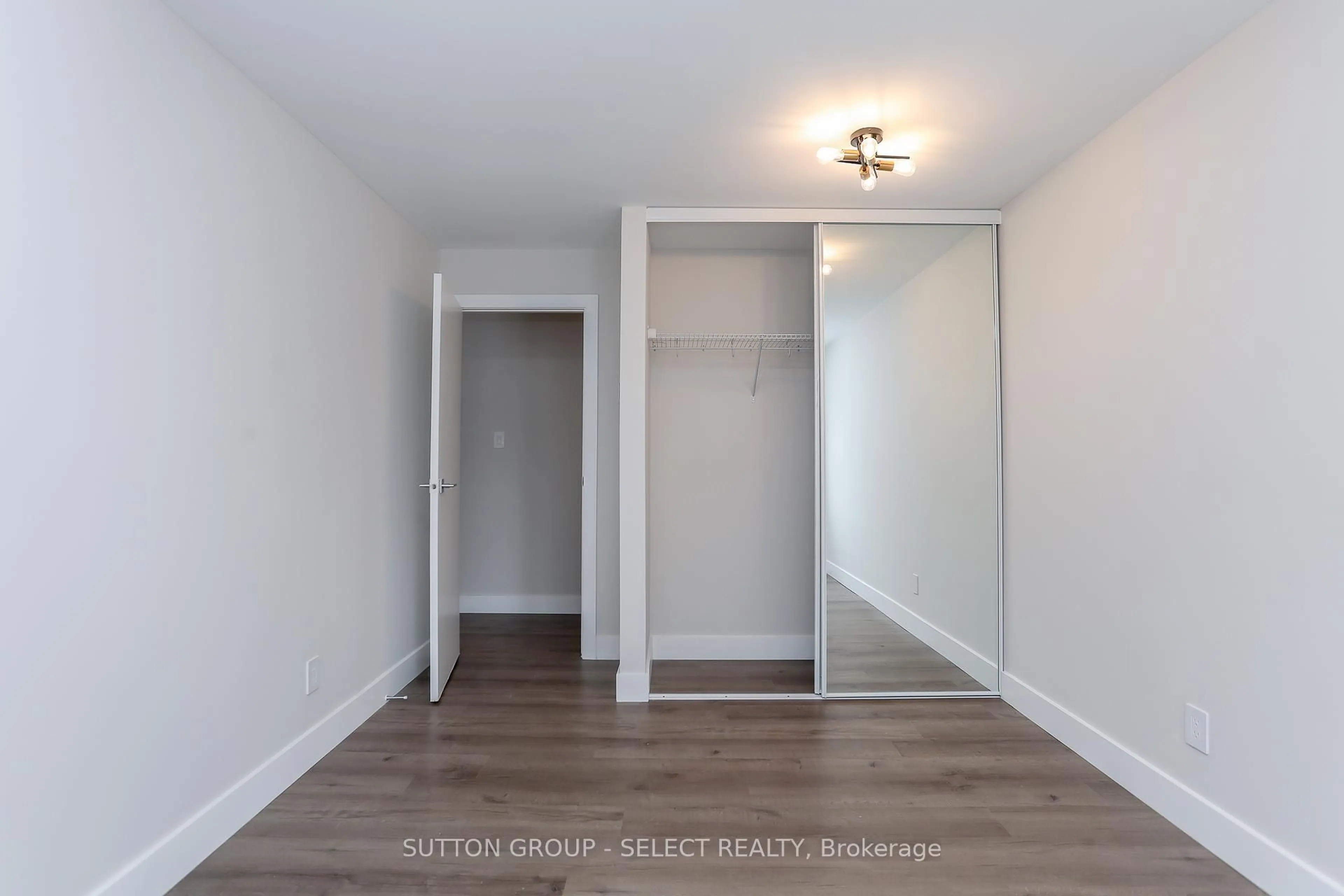 A pic of a room for 2228 Trafalgar St #207, London East Ontario N5V 4J8