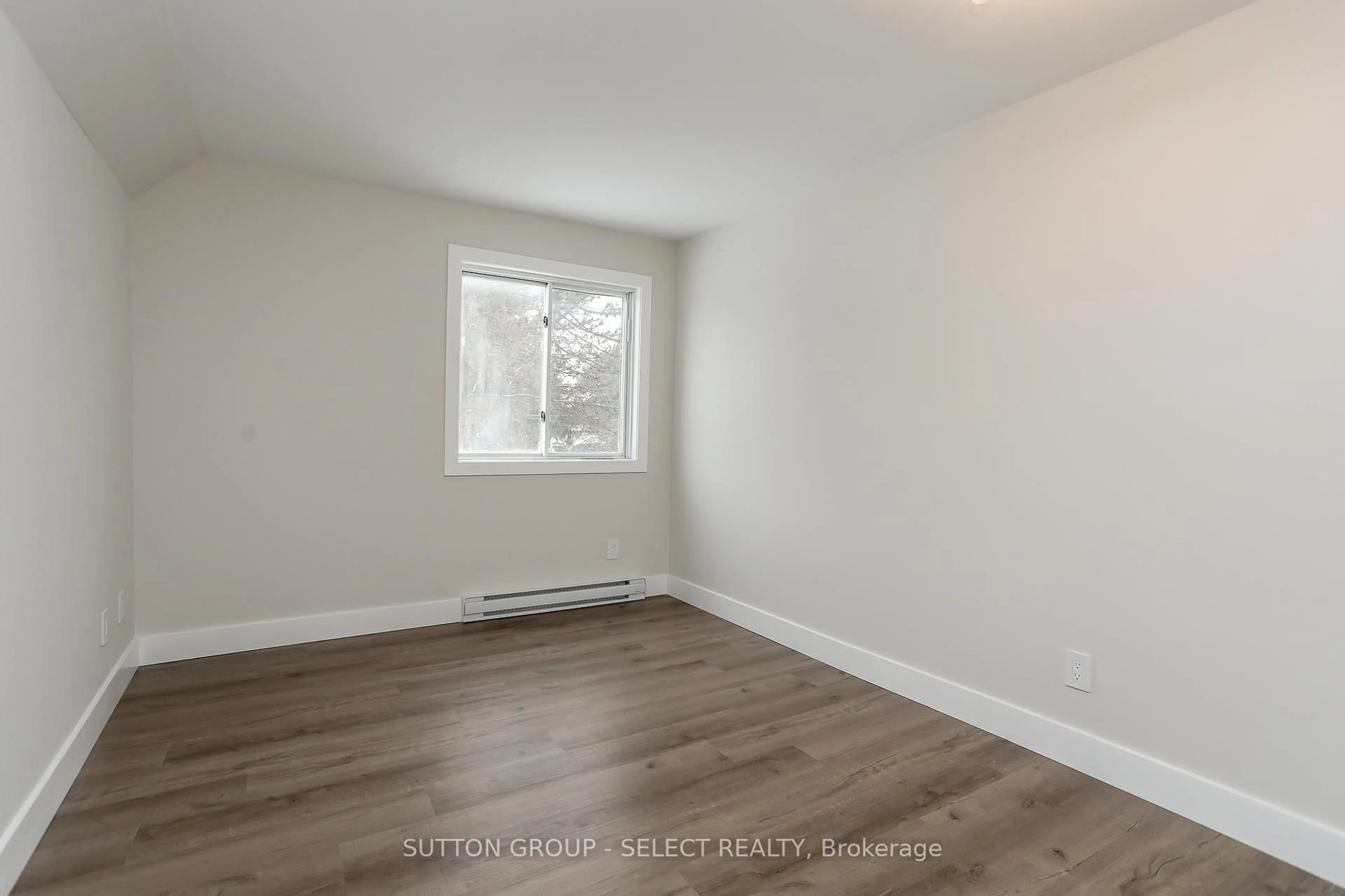 A pic of a room for 2228 Trafalgar St #207, London East Ontario N5V 4J8