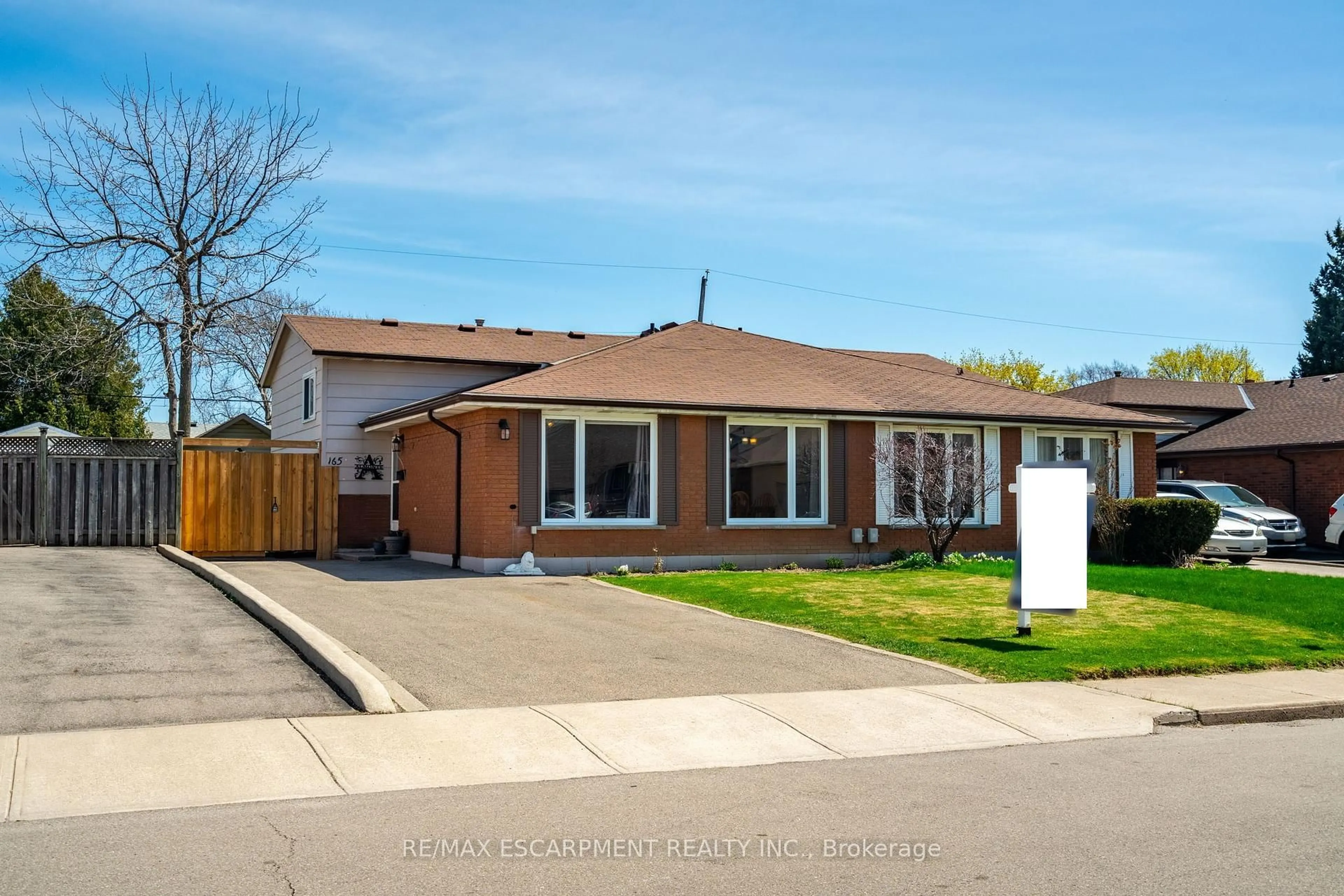 Home with brick exterior material, street for 165 St Andrews Dr, Hamilton Ontario L8K 5K1