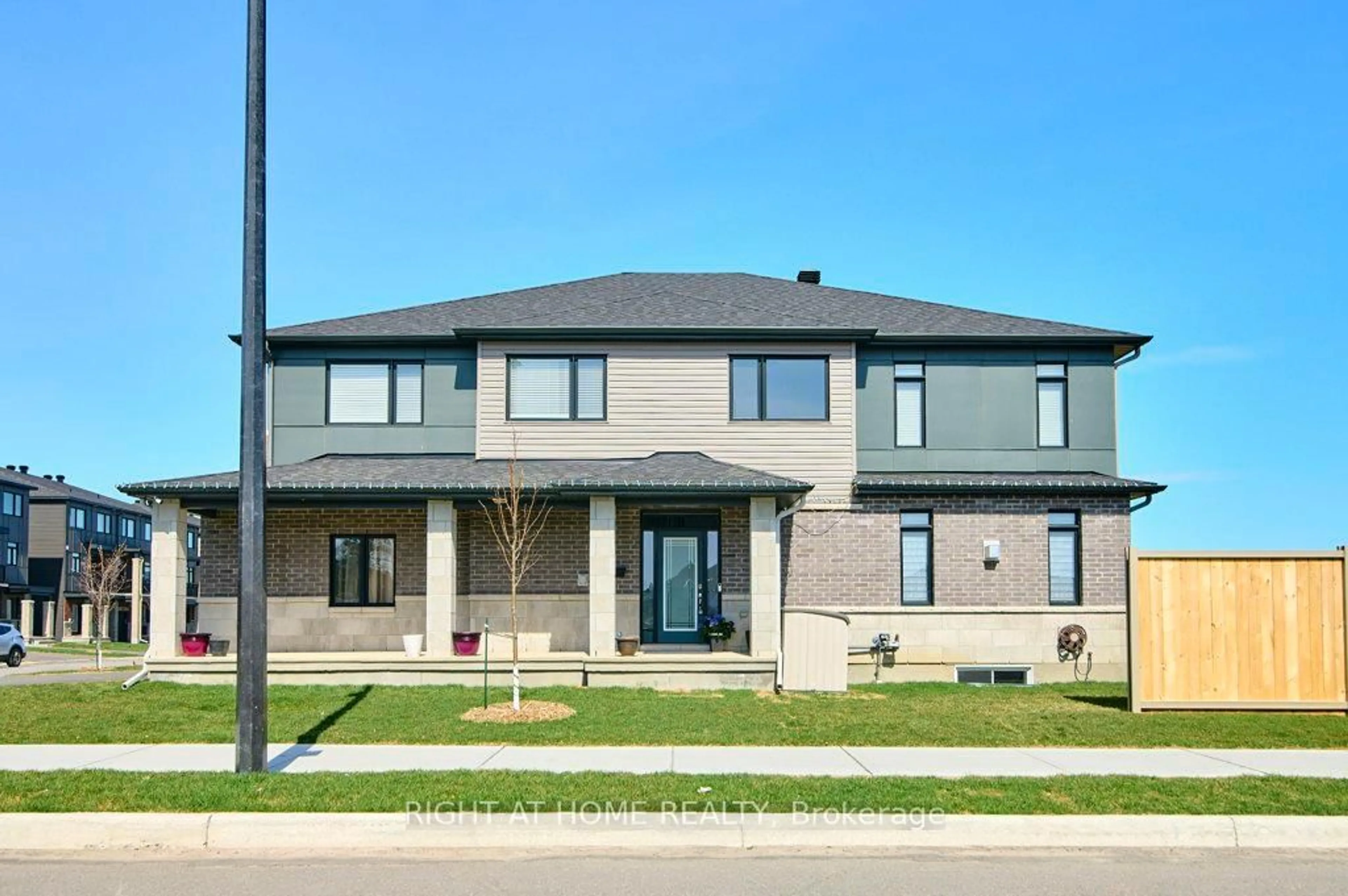 Home with brick exterior material, street for 579 Tahoe Hts, Ottawa Ontario K1T 0X4