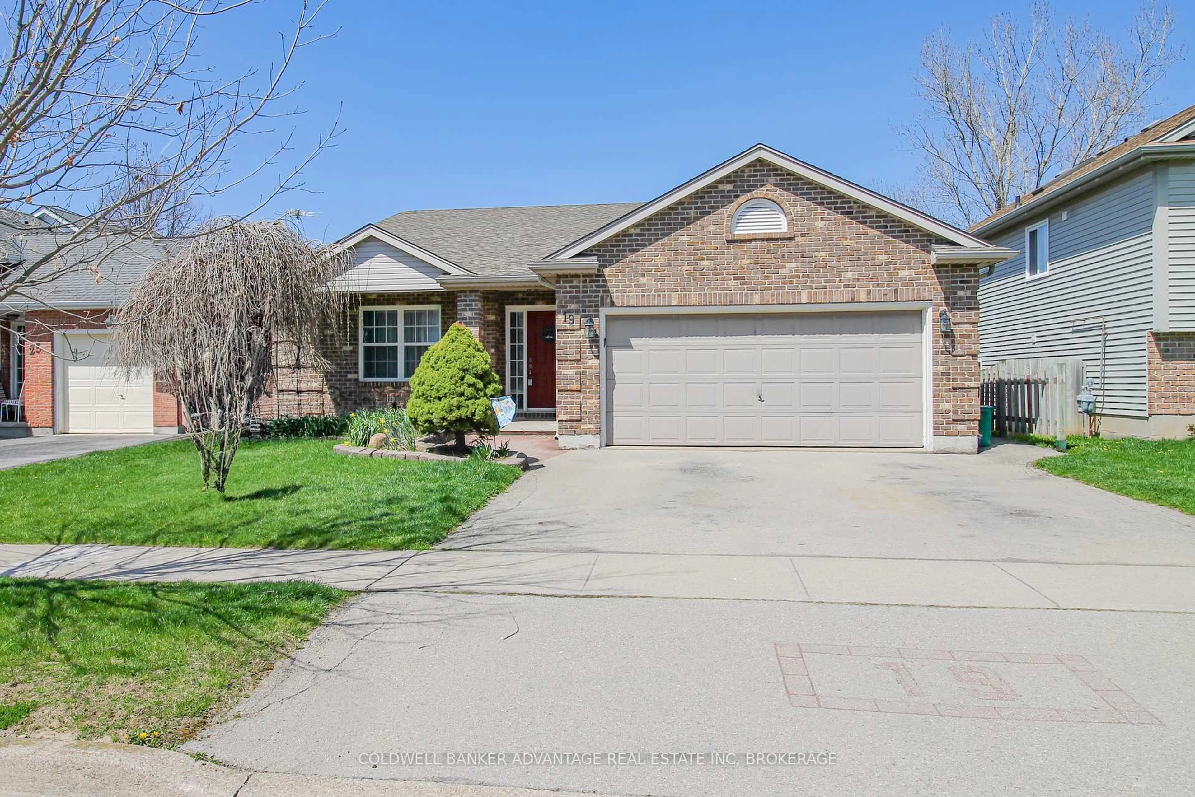 Home with brick exterior material, street for 19 Windle Village Cres, Thorold Ontario L2V 4Z6