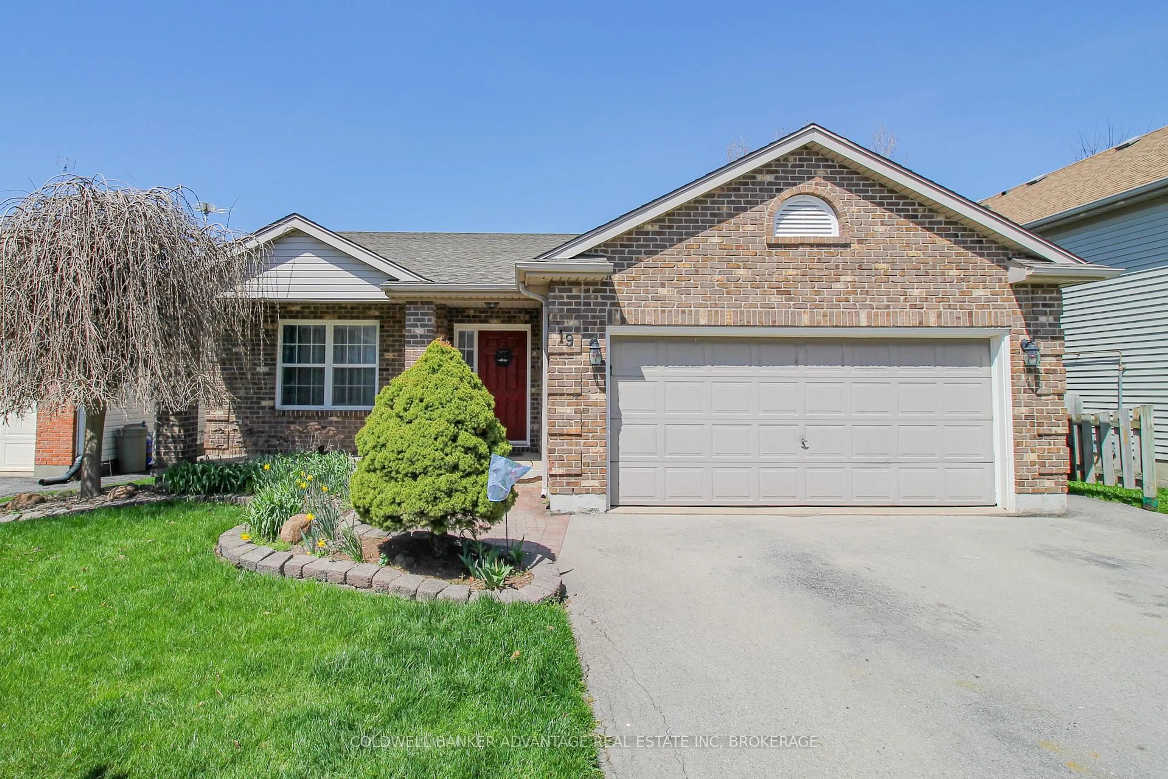 Home with brick exterior material, street for 19 Windle Village Cres, Thorold Ontario L2V 4Z6