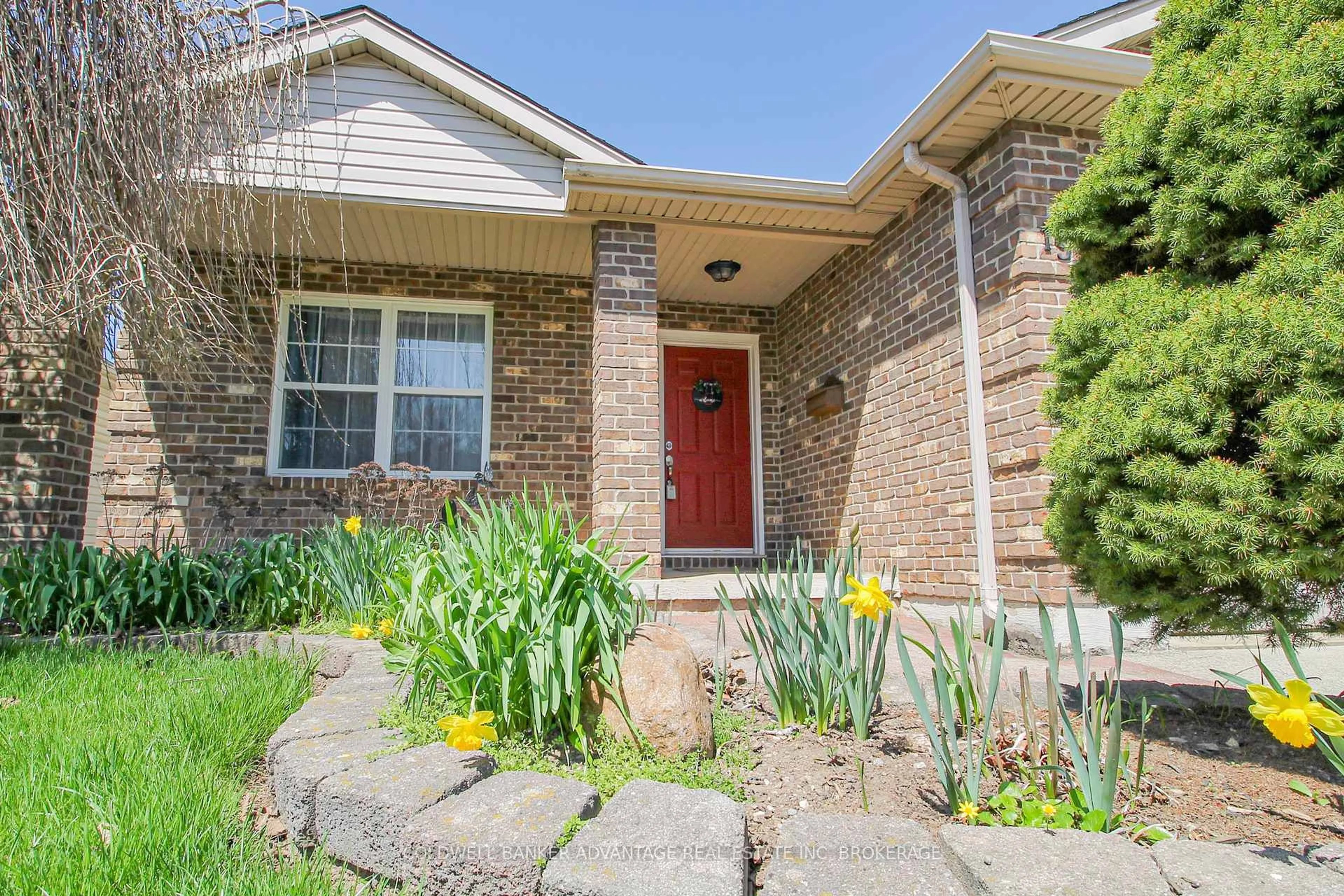 Home with brick exterior material, street for 19 Windle Village Cres, Thorold Ontario L2V 4Z6