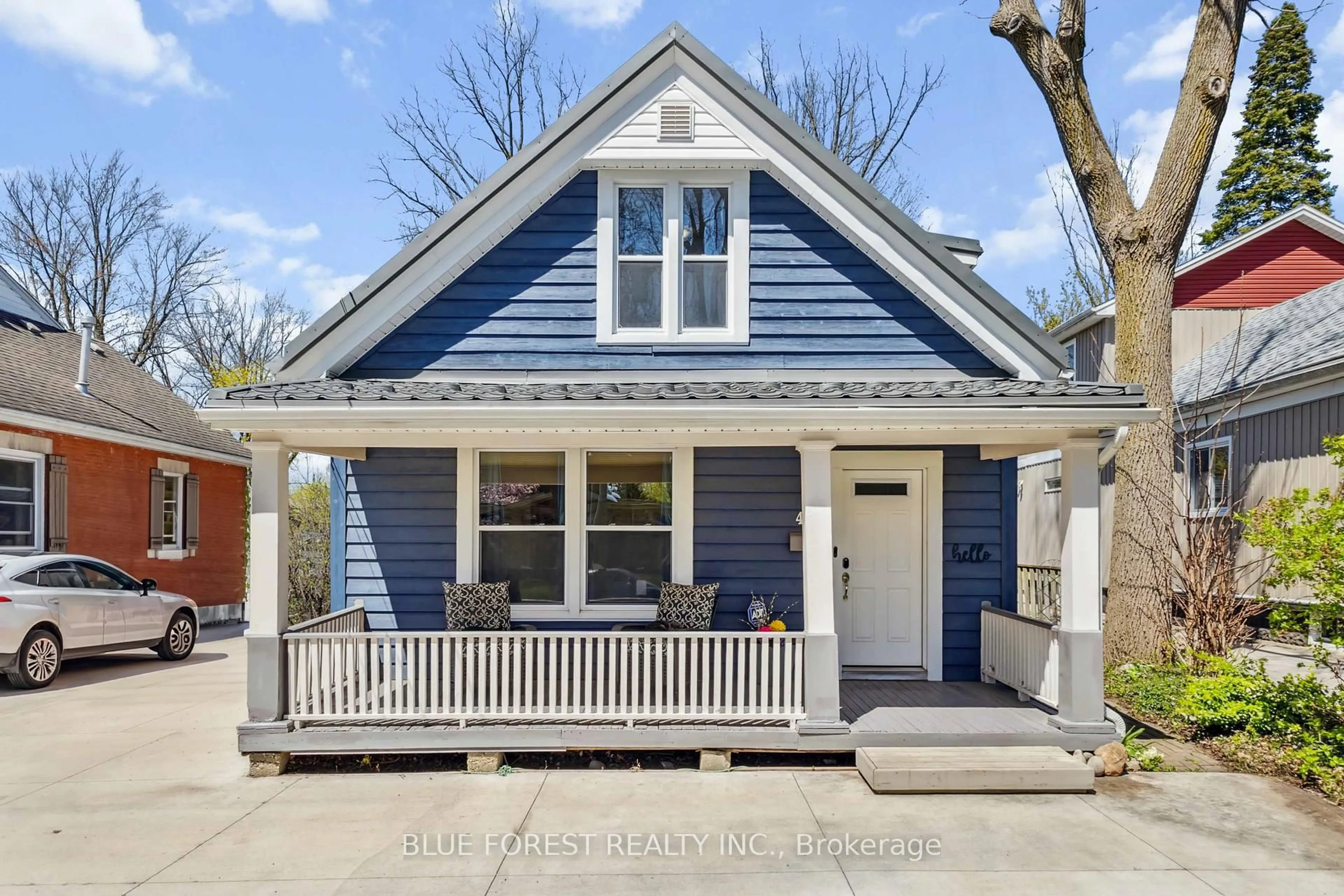 Home with vinyl exterior material, street for 476 Emery St, London South Ontario N6C 2E8