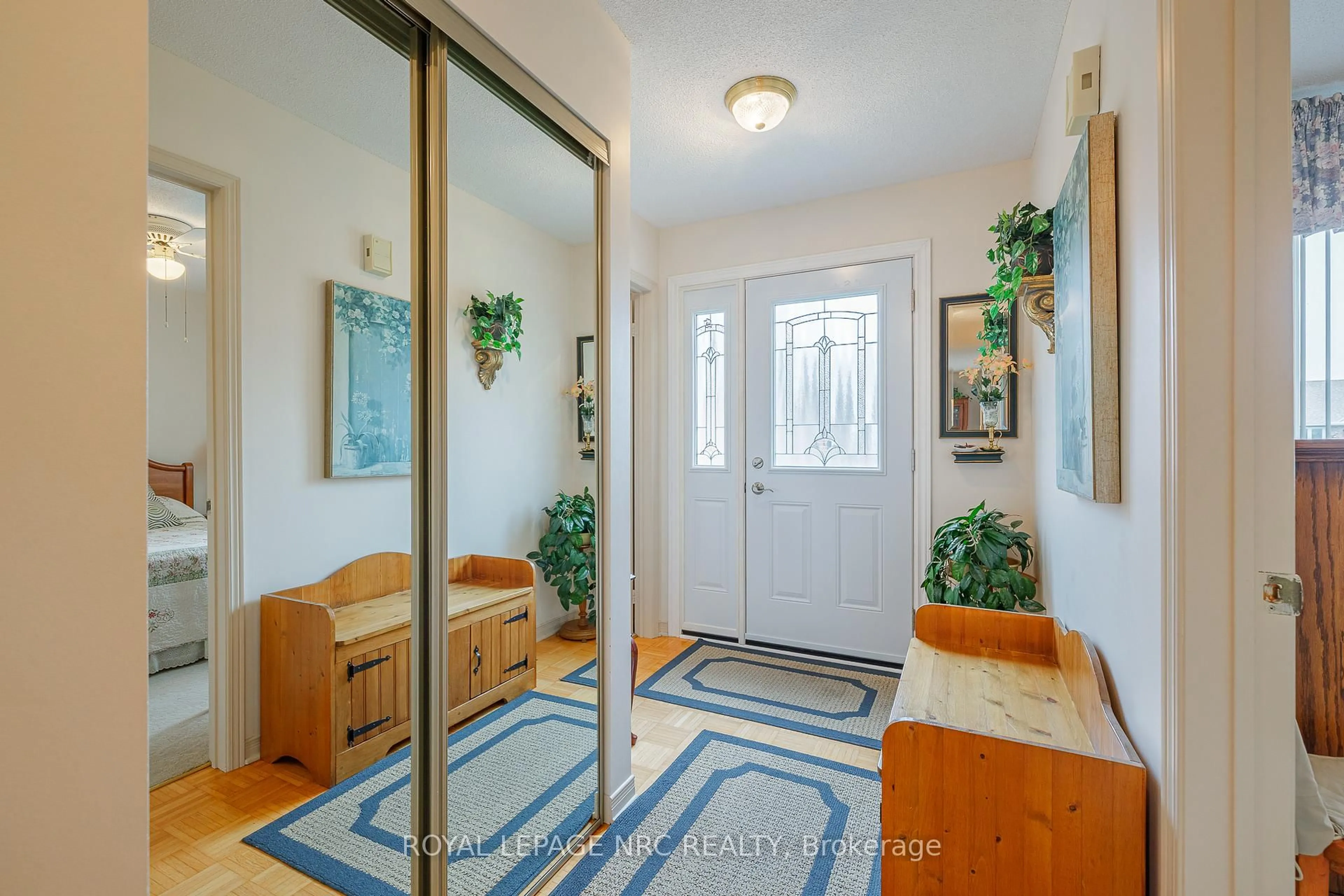 Indoor entryway for 122 Bunting Rd #65, St. Catharines Ontario L2P 3X7