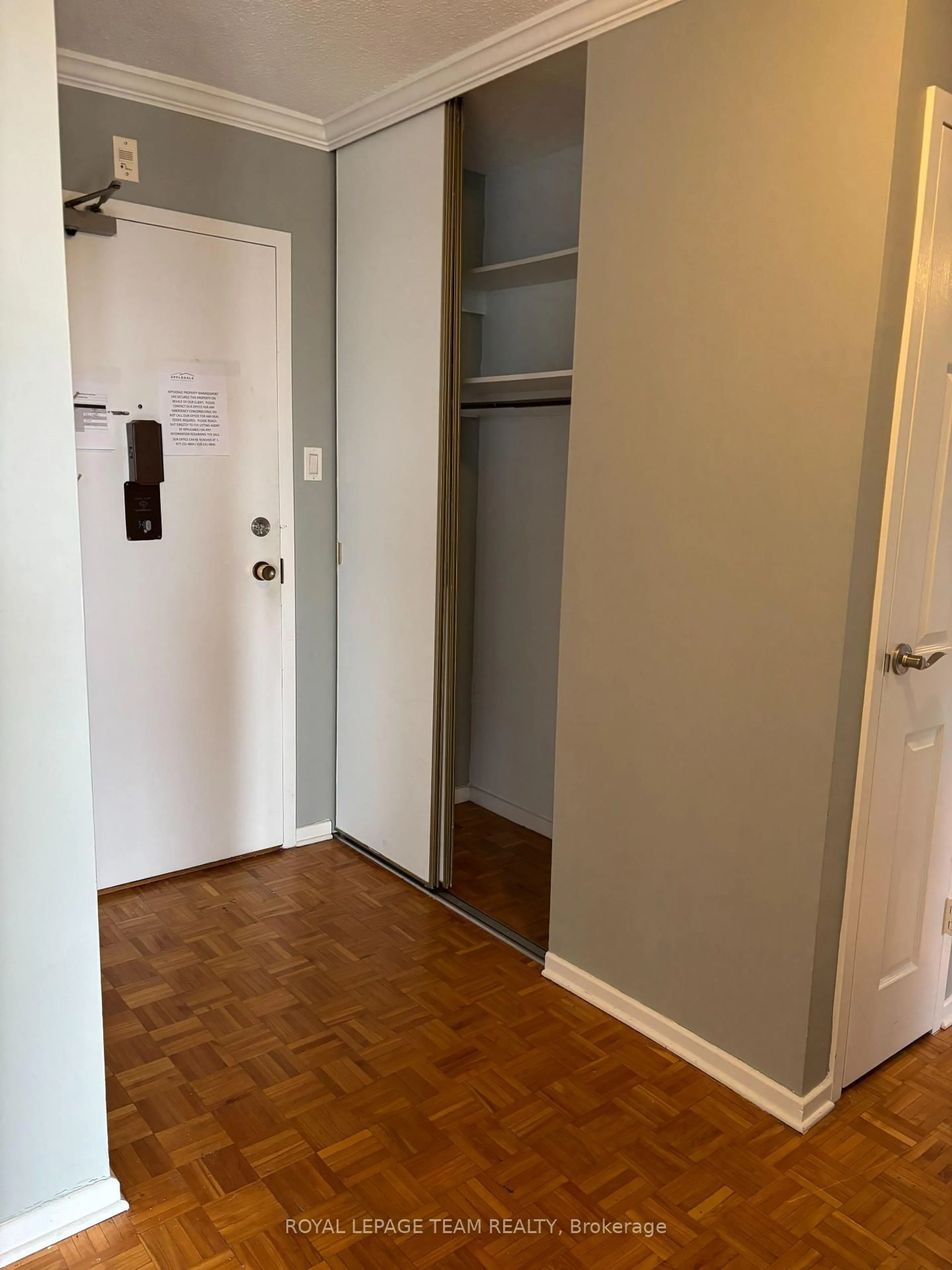 Unknown for 2951 Riverside Dr #403, Ottawa Ontario K1V 8W6