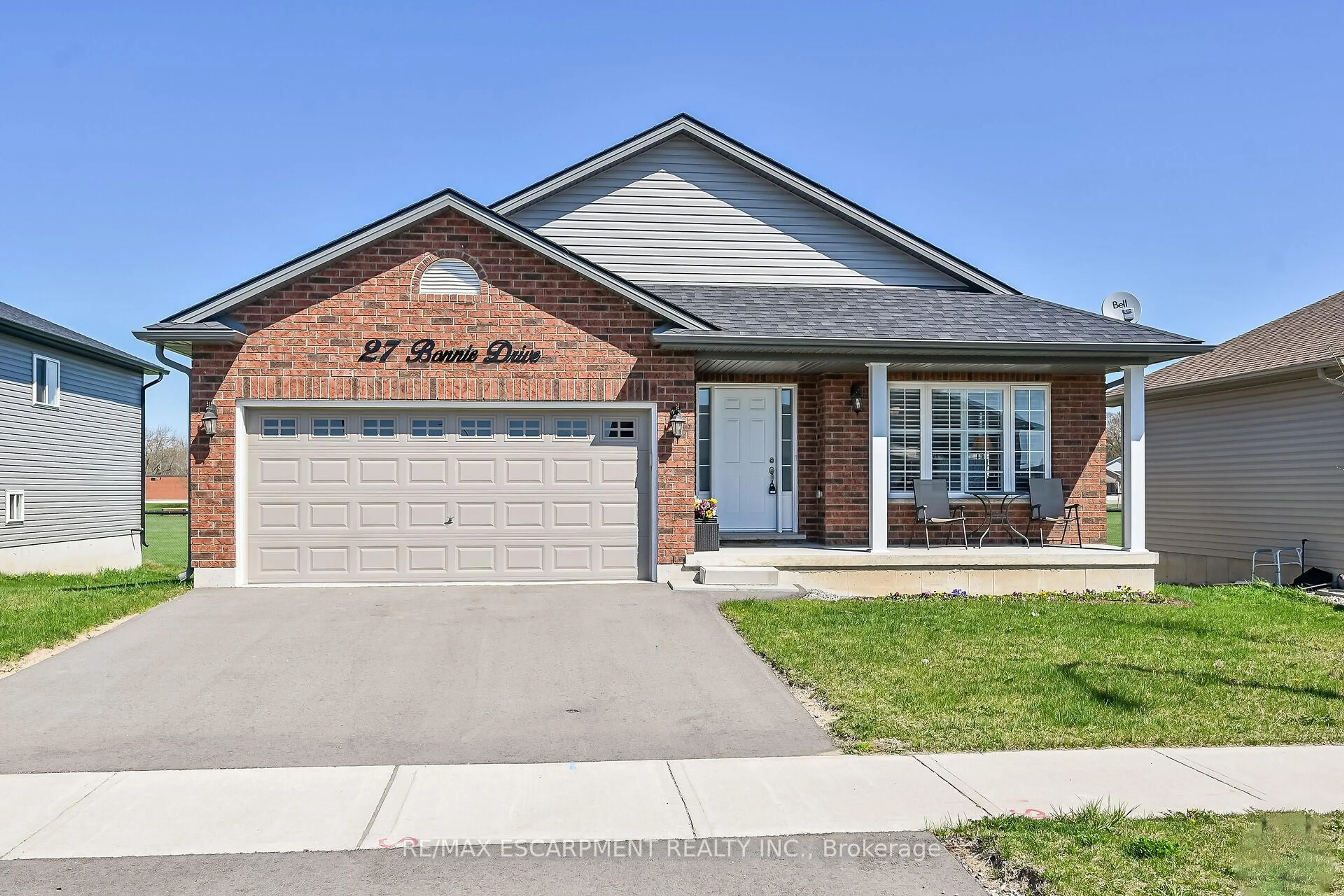 Home with brick exterior material, street for 27 BONNIE Dr, Haldimand Ontario N0A 1H0