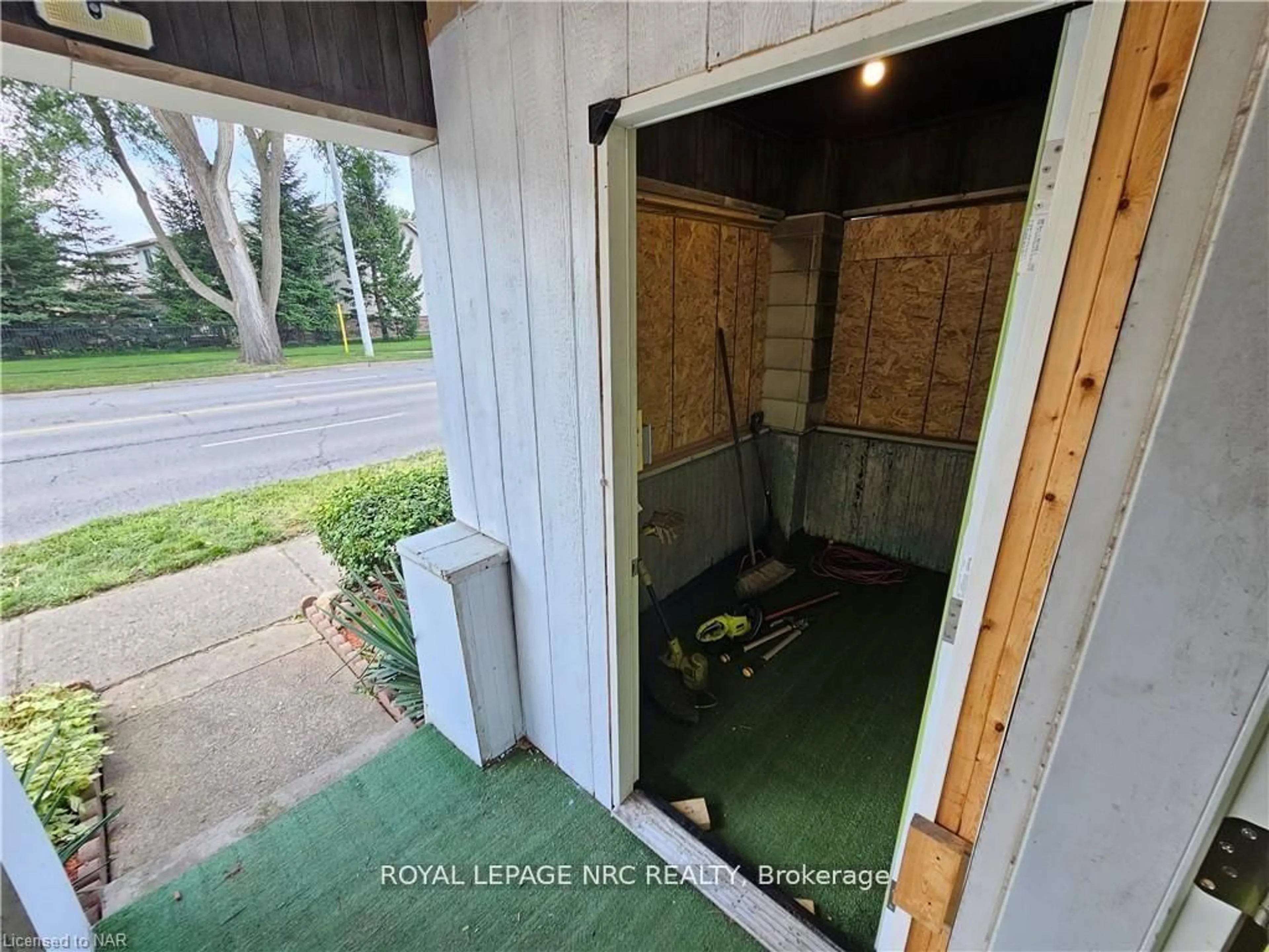 Unknown for 170 Niagara St, St. Catharines Ontario L2R 4L4