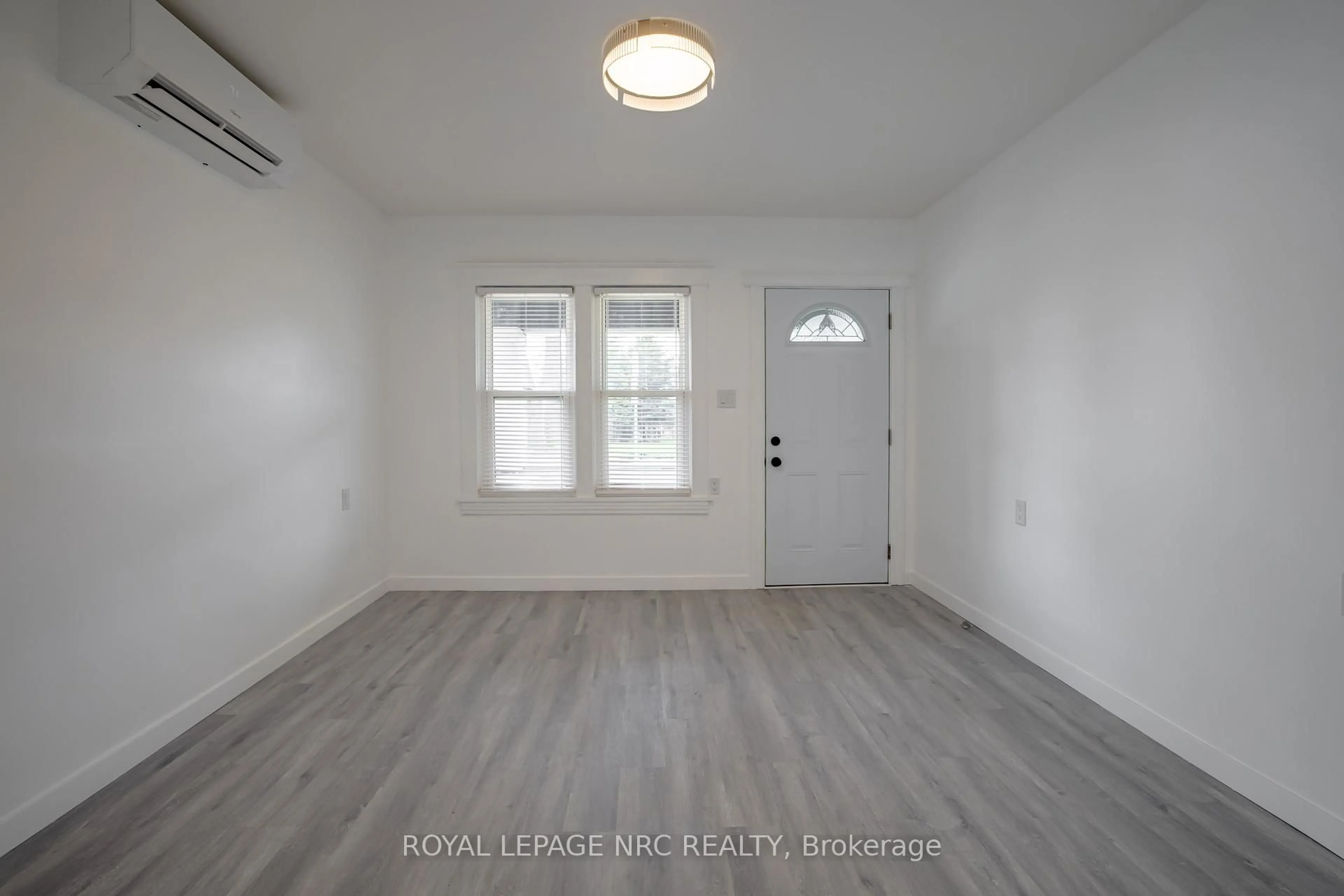 A pic of a room for 170 Niagara St, St. Catharines Ontario L2R 4L4