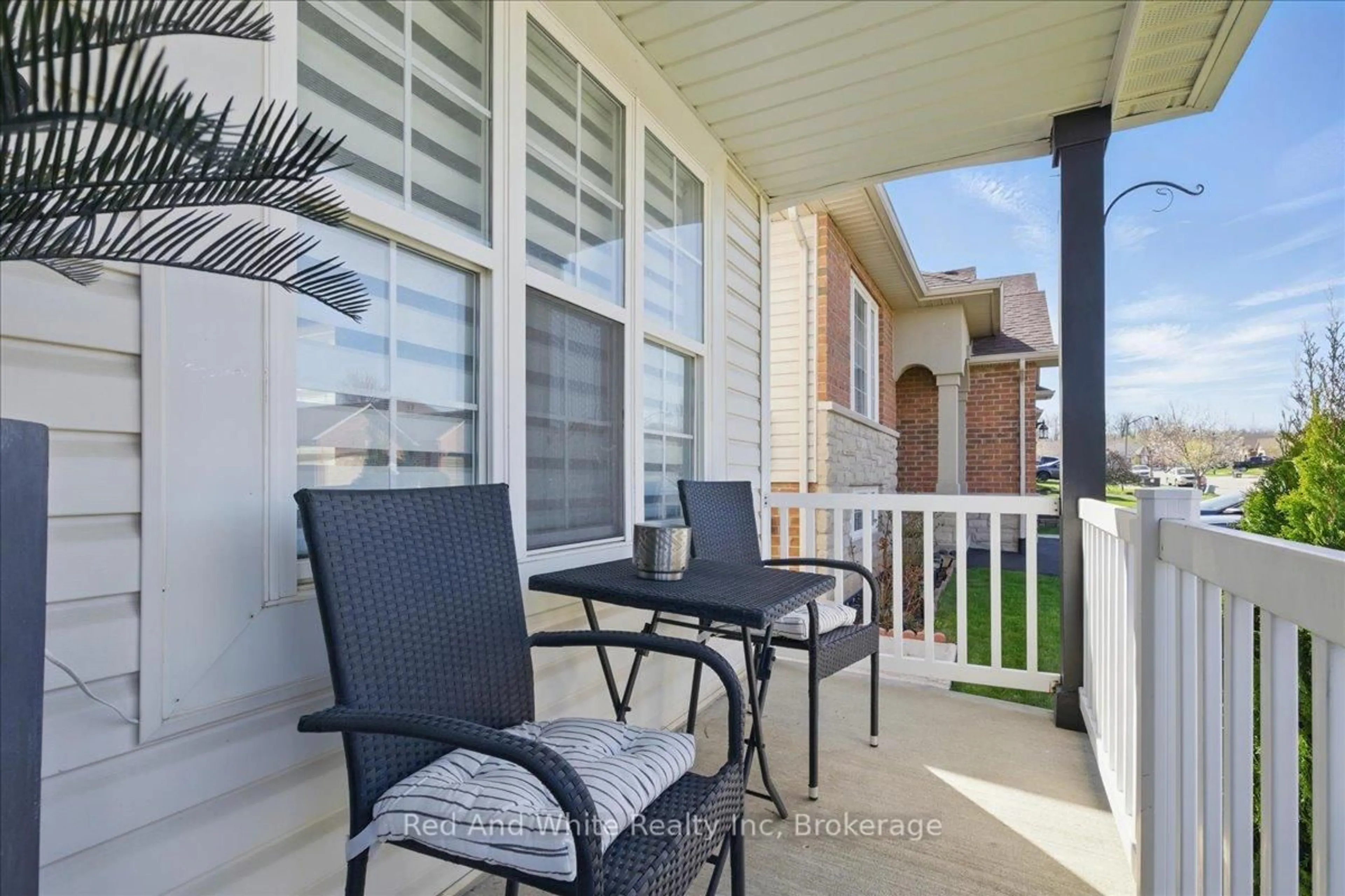 Patio, street for 21 Draper St, Brant Ontario N3T 6P8