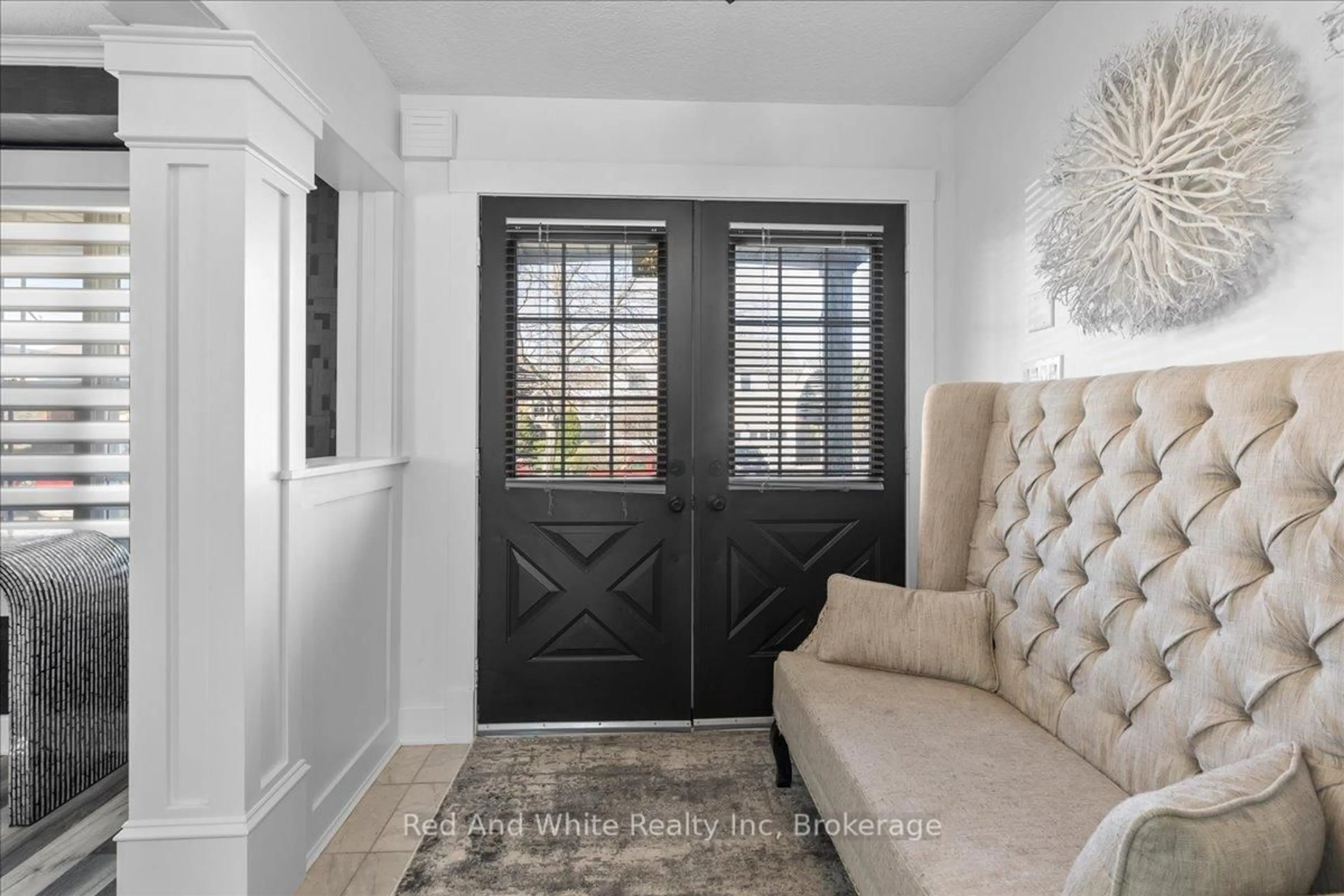 Indoor entryway for 21 Draper St, Brant Ontario N3T 6P8