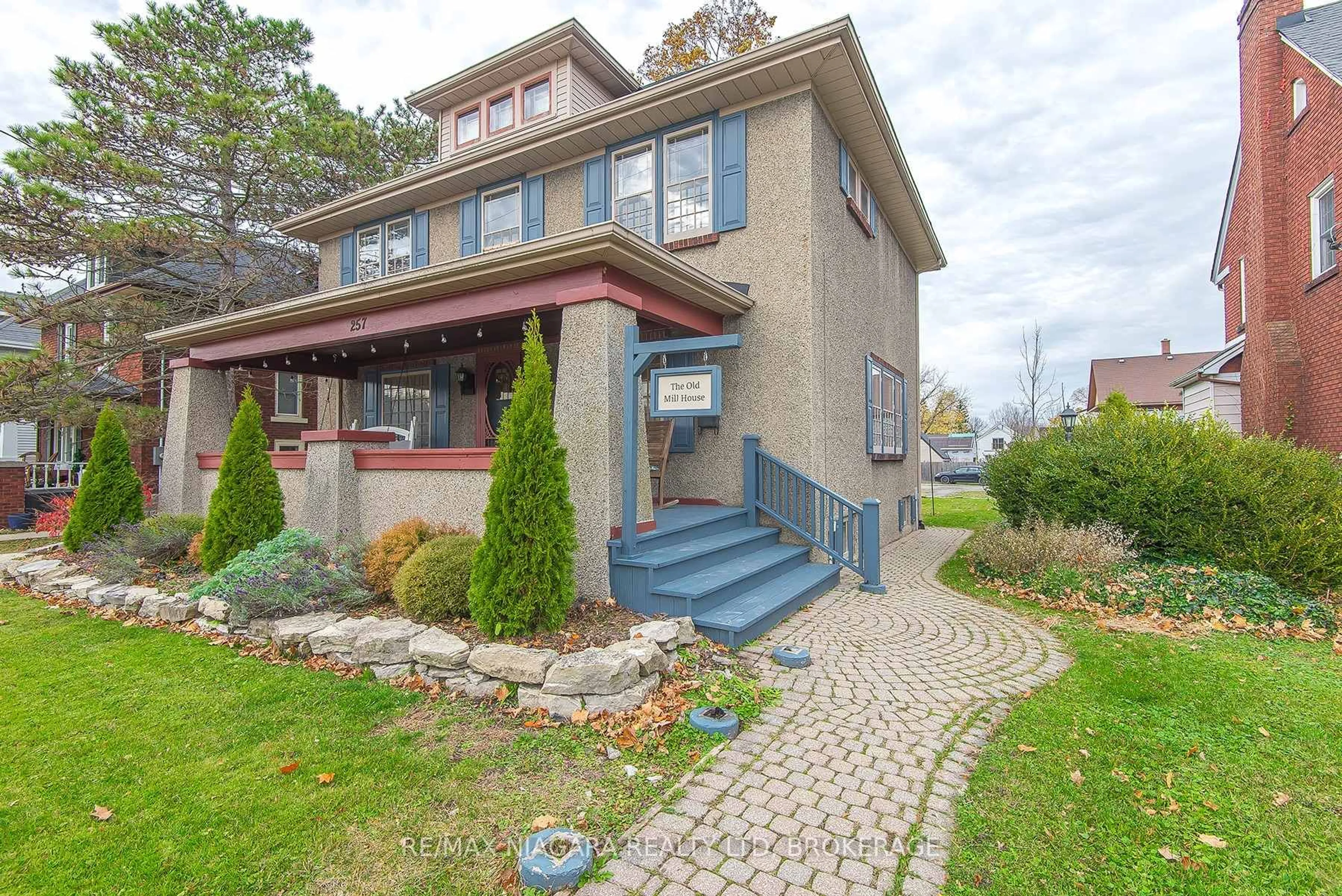 Home with brick exterior material, street for 257 Sugarloaf St, Port Colborne Ontario L3K 2P1
