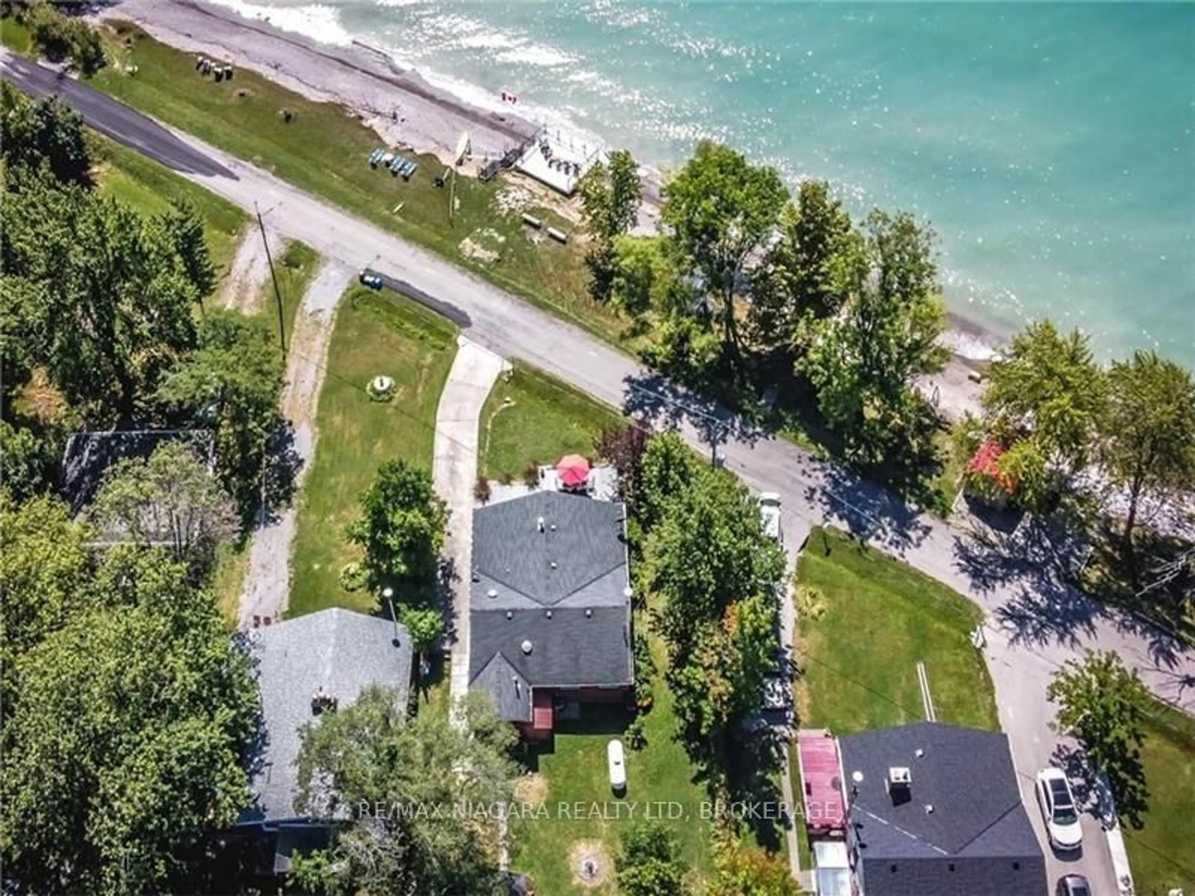 A pic from outside/outdoor area/front of a property/back of a property/a pic from drone, water/lake/river/ocean view for 577 Edgewater Pl, Haldimand Ontario N1A 2W8