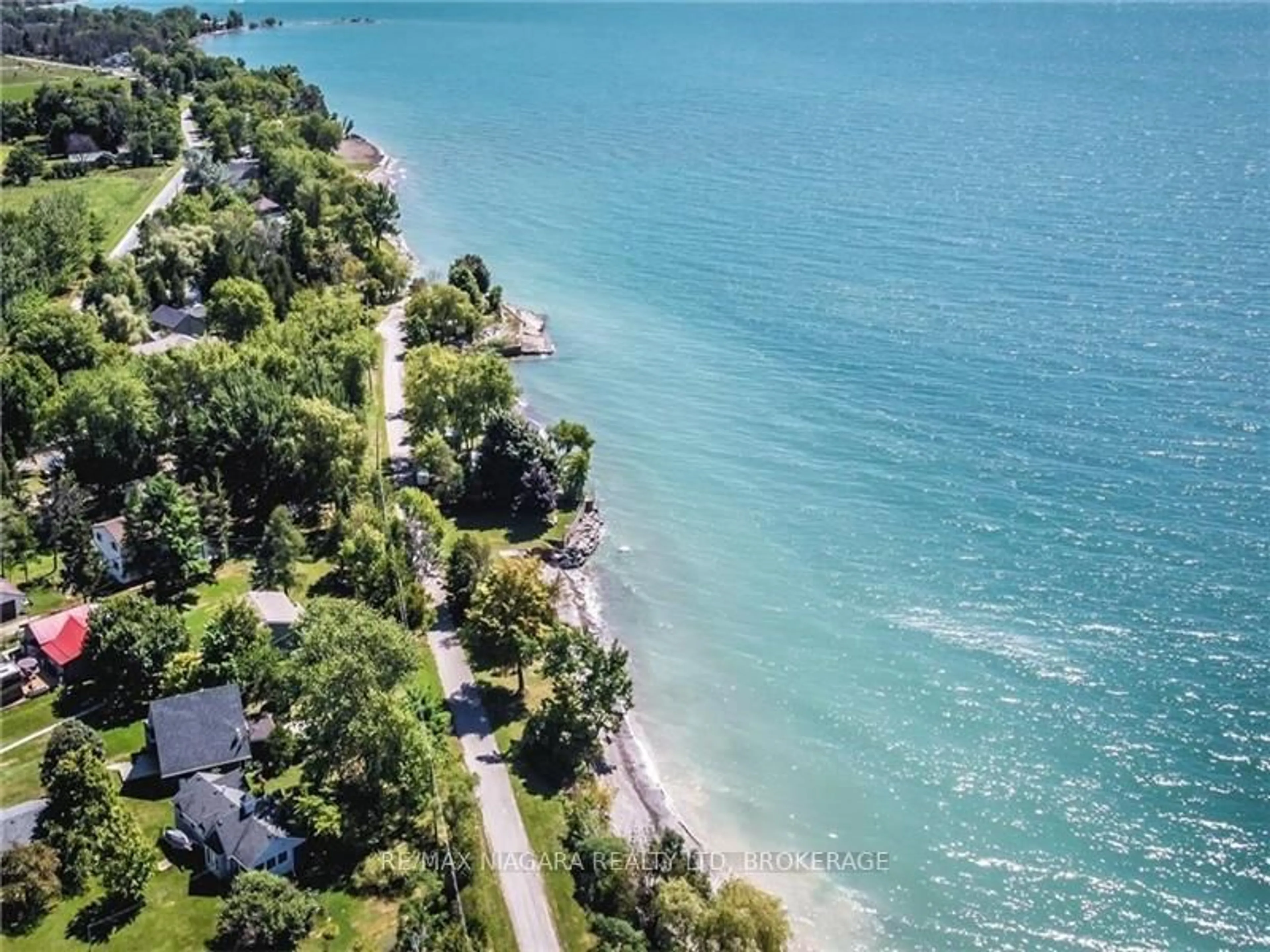 A pic from outside/outdoor area/front of a property/back of a property/a pic from drone, water/lake/river/ocean view for 577 Edgewater Pl, Haldimand Ontario N1A 2W8