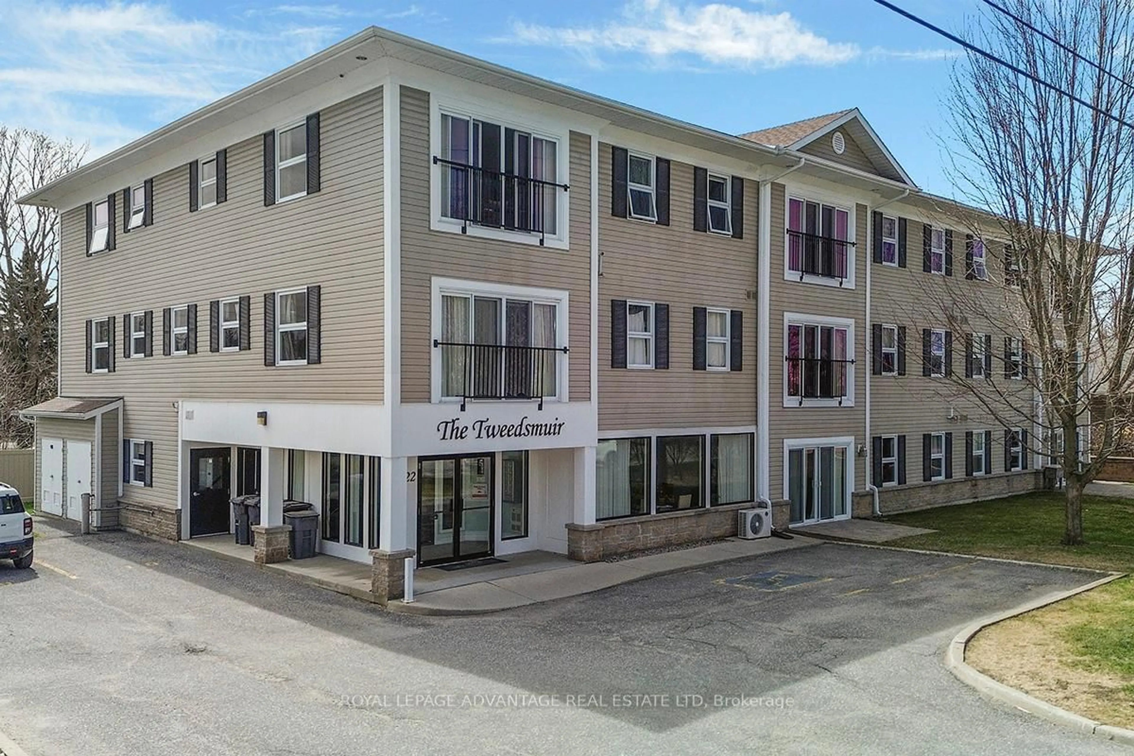 A pic from outside/outdoor area/front of a property/back of a property/a pic from drone, building for 22 Welland St #201, Perth Ontario K7H 3H7