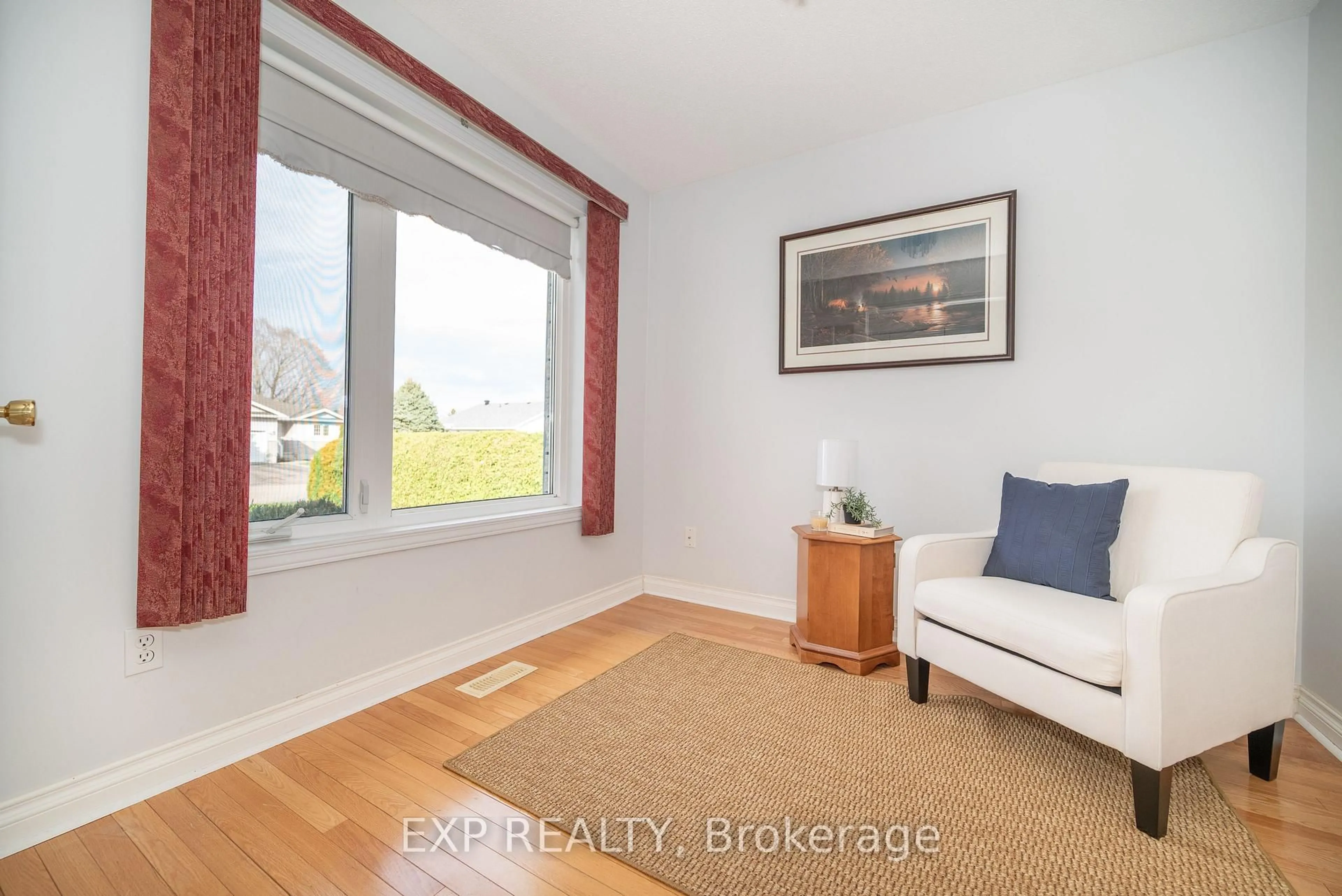 Unknown for 807 Kedrosky Dr, Renfrew Ontario K7V 4M5