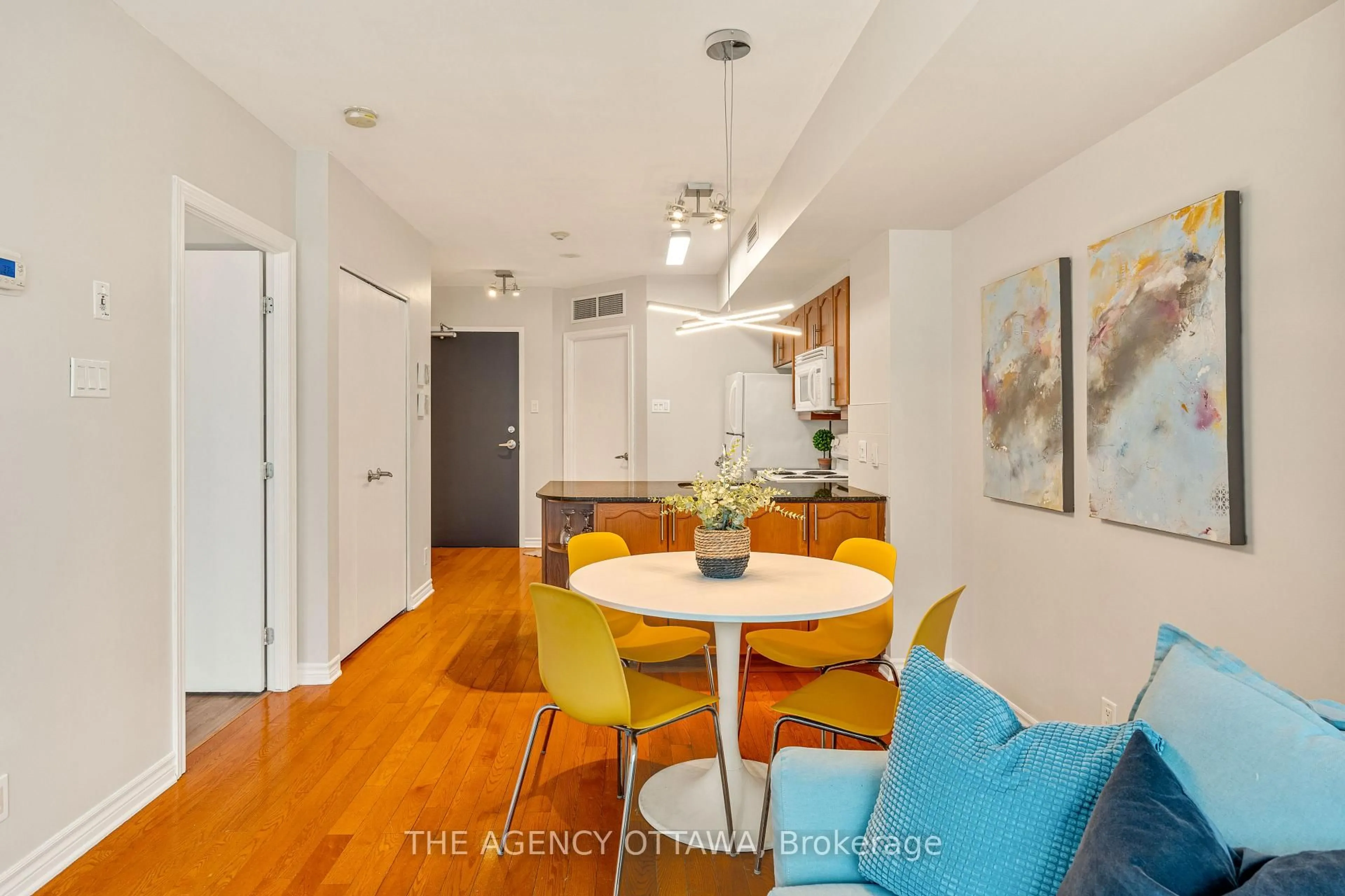Unknown for 445 Laurier Ave #1403, Ottawa Ontario K1N 6R4