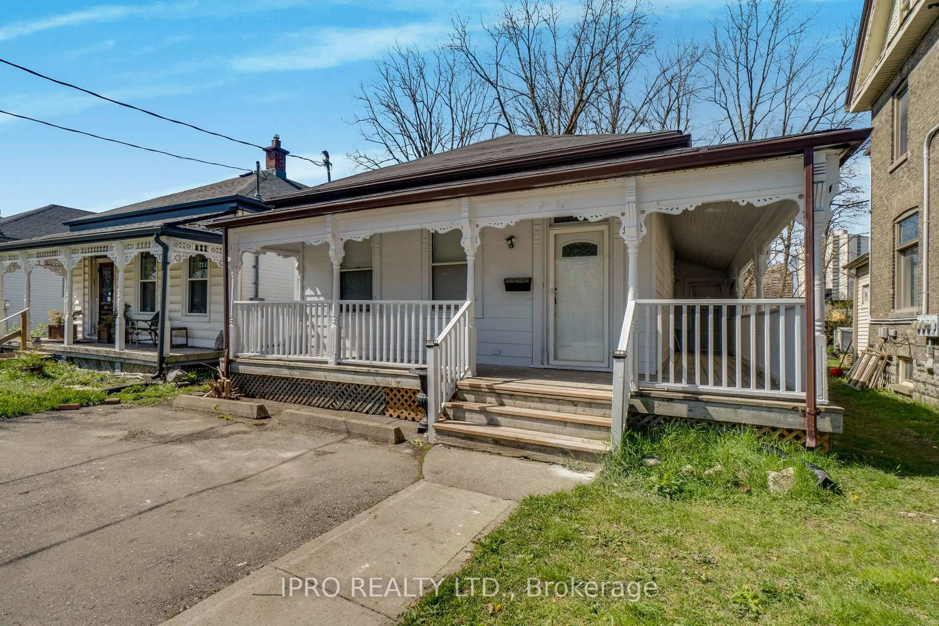 Unknown for 368 Simcoe St, London East Ontario N6B 1J7
