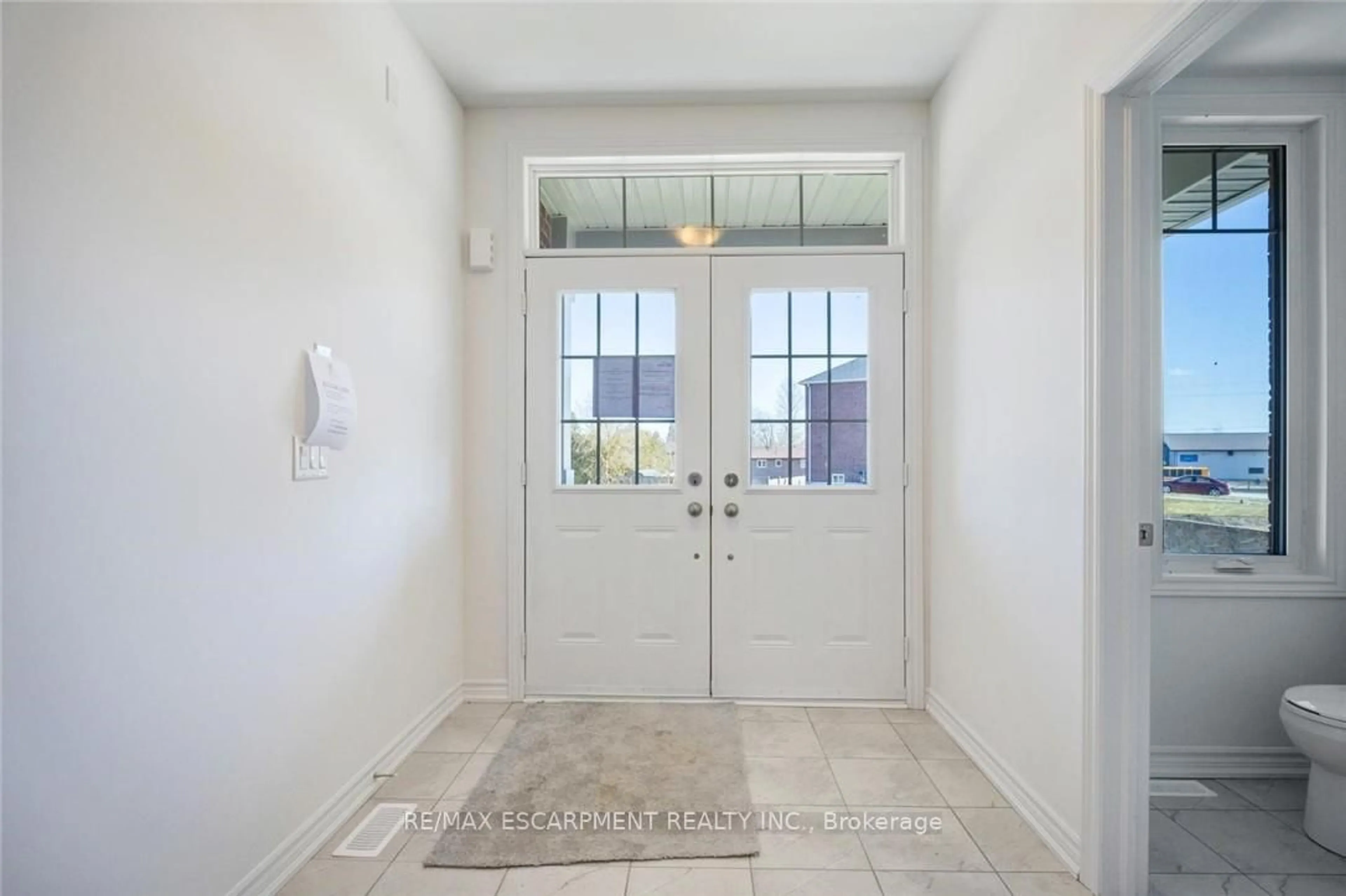 Indoor entryway for 4 Corbett St, Southgate Ontario N0C 1B0