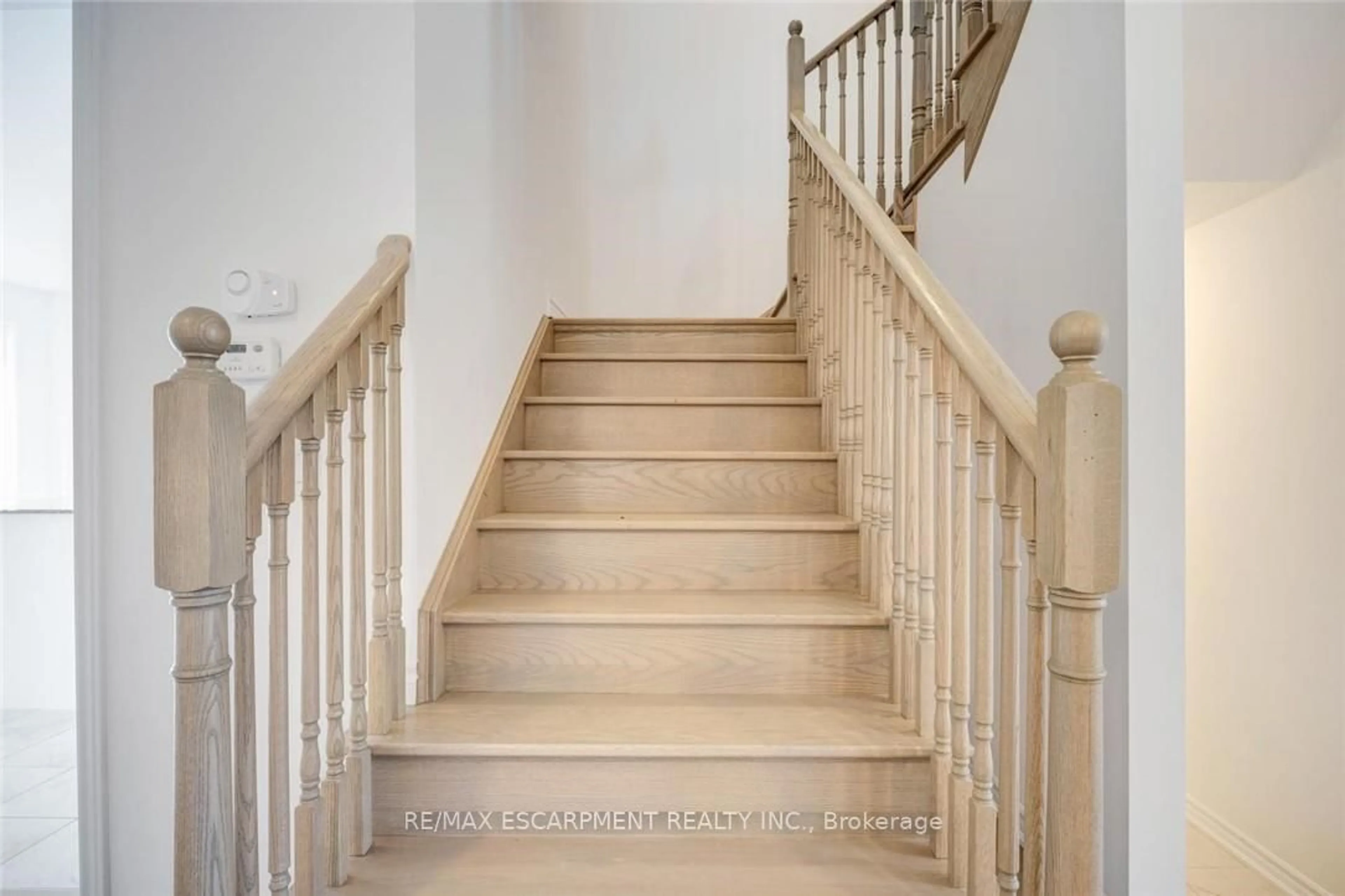 Stairs for 4 Corbett St, Southgate Ontario N0C 1B0
