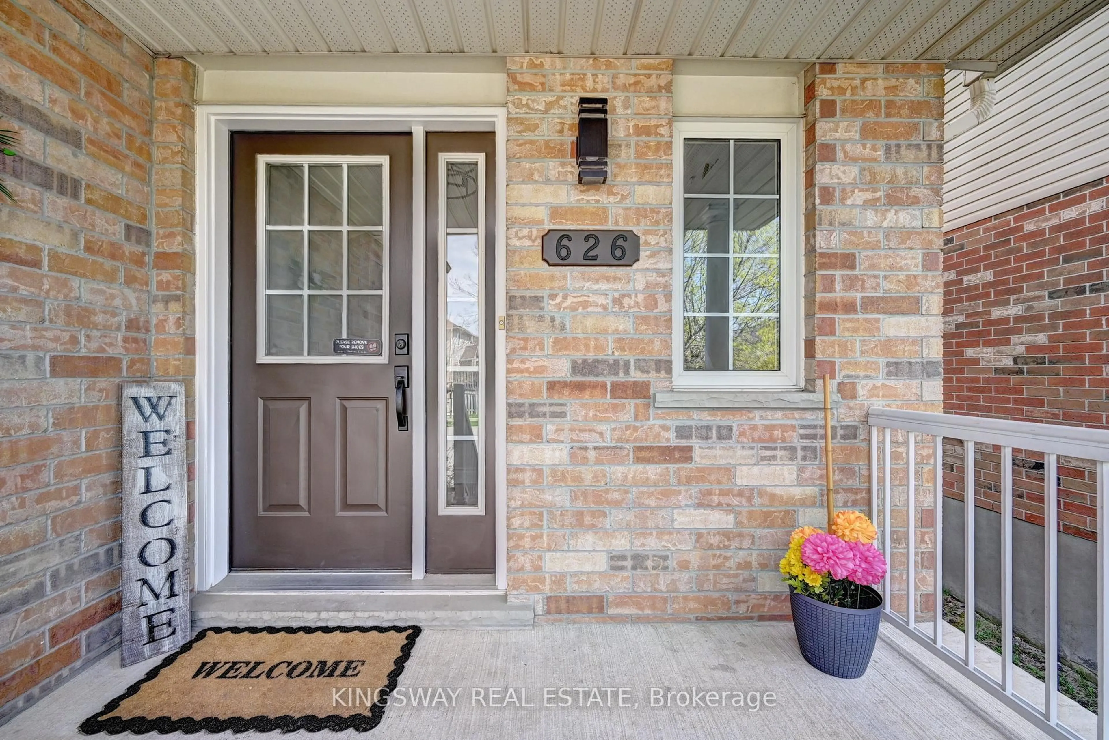 Indoor entryway for 626 Mortimer Dr, Cambridge Ontario N3H 5R7